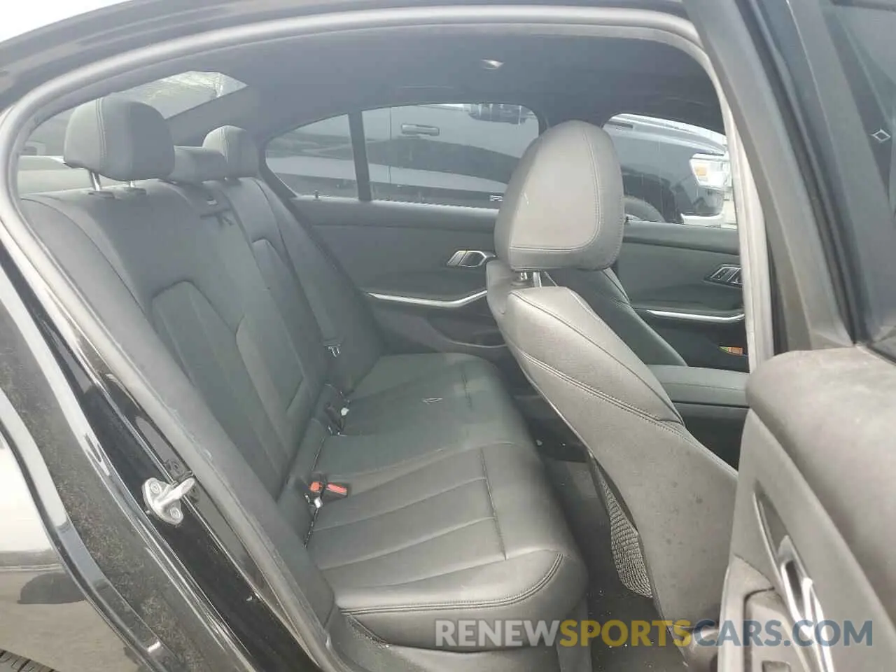 10 Фотография поврежденного автомобиля 3MW5R7J00L8B03977 BMW 3 SERIES 2020