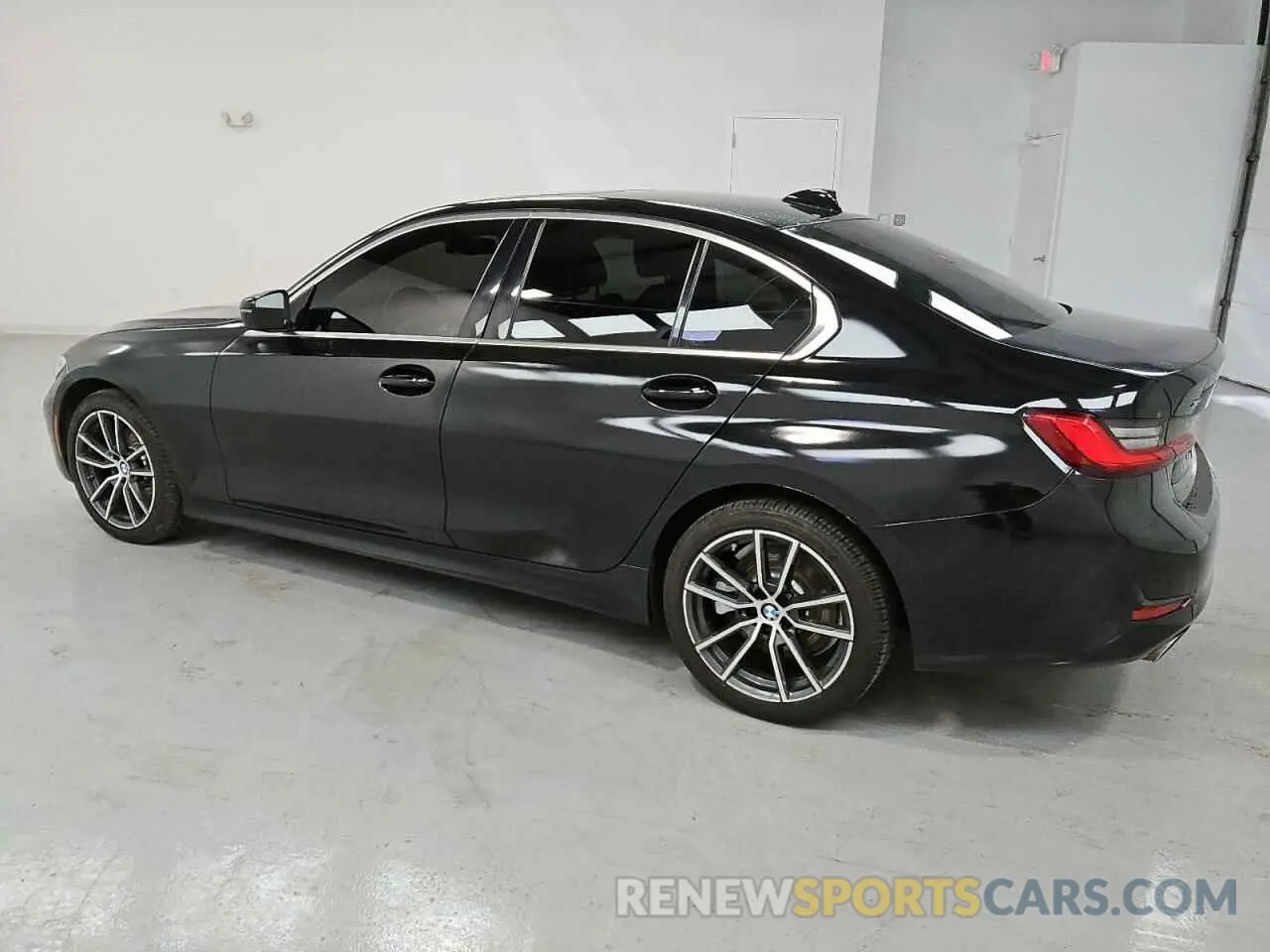 2 Фотография поврежденного автомобиля 3MW5R7J04L8B24511 BMW 3 SERIES 2020