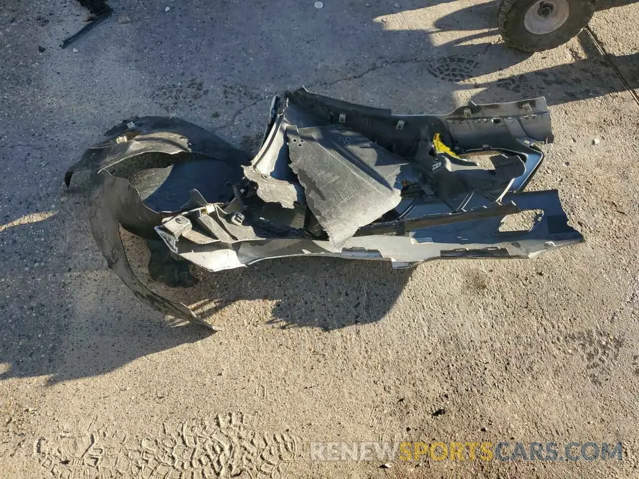 12 Photograph of a damaged car 3MW5R7J08L8B24138 BMW 3 SERIES 2020