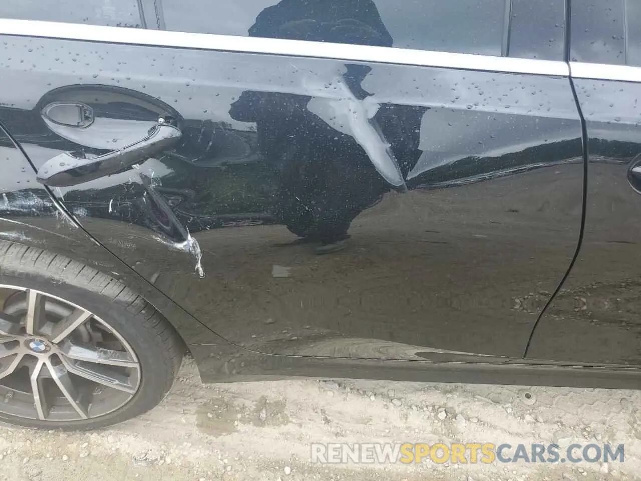 10 Photograph of a damaged car 3MW5R7J09L8B25475 BMW 3 SERIES 2020
