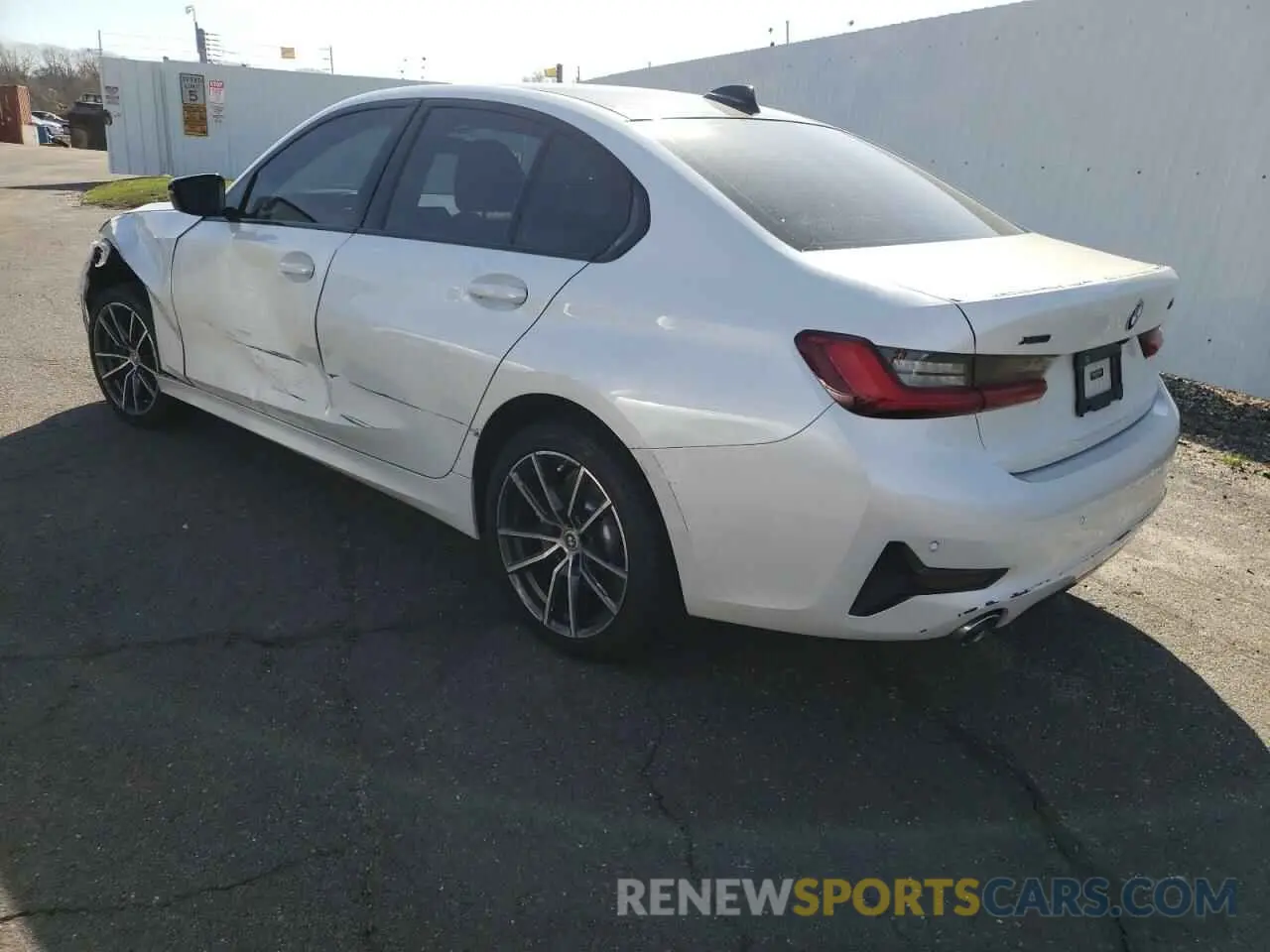 2 Photograph of a damaged car 3MW5R7J0XL8B18065 BMW 3 SERIES 2020
