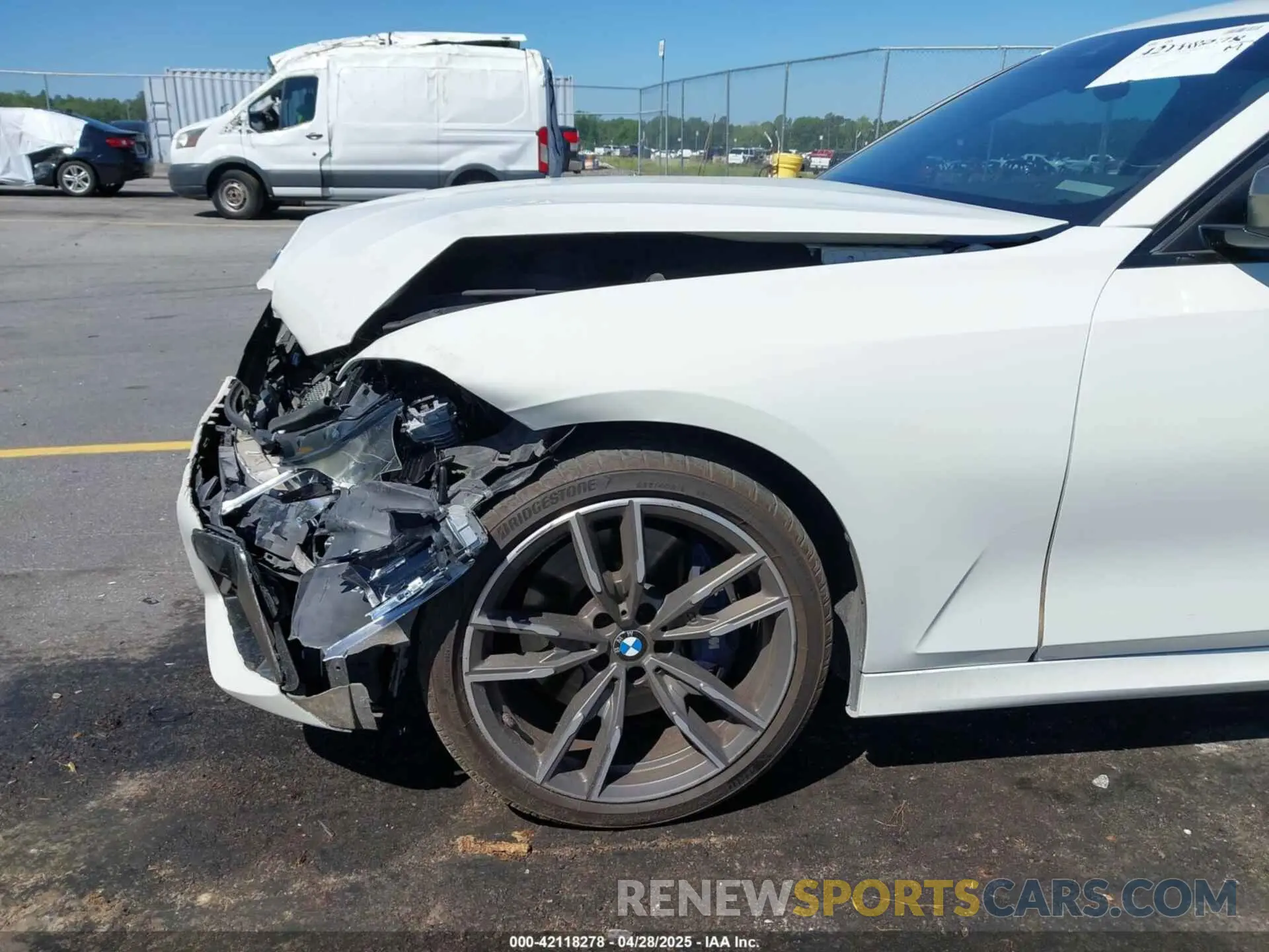17 Photograph of a damaged car 3MW5U7J08L8B31590 BMW 3 SERIES 2020