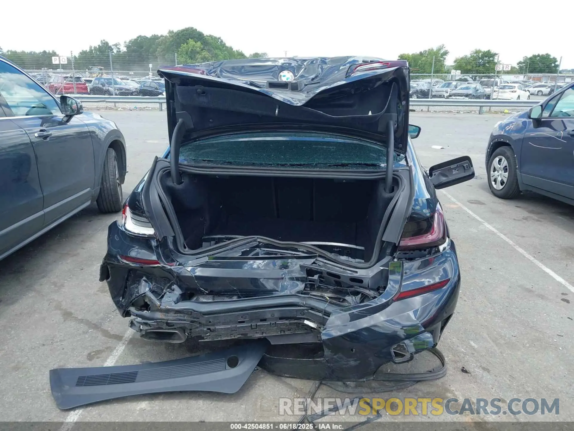 15 Photograph of a damaged car WBA5U7C06LFH27191 BMW 3 SERIES 2020
