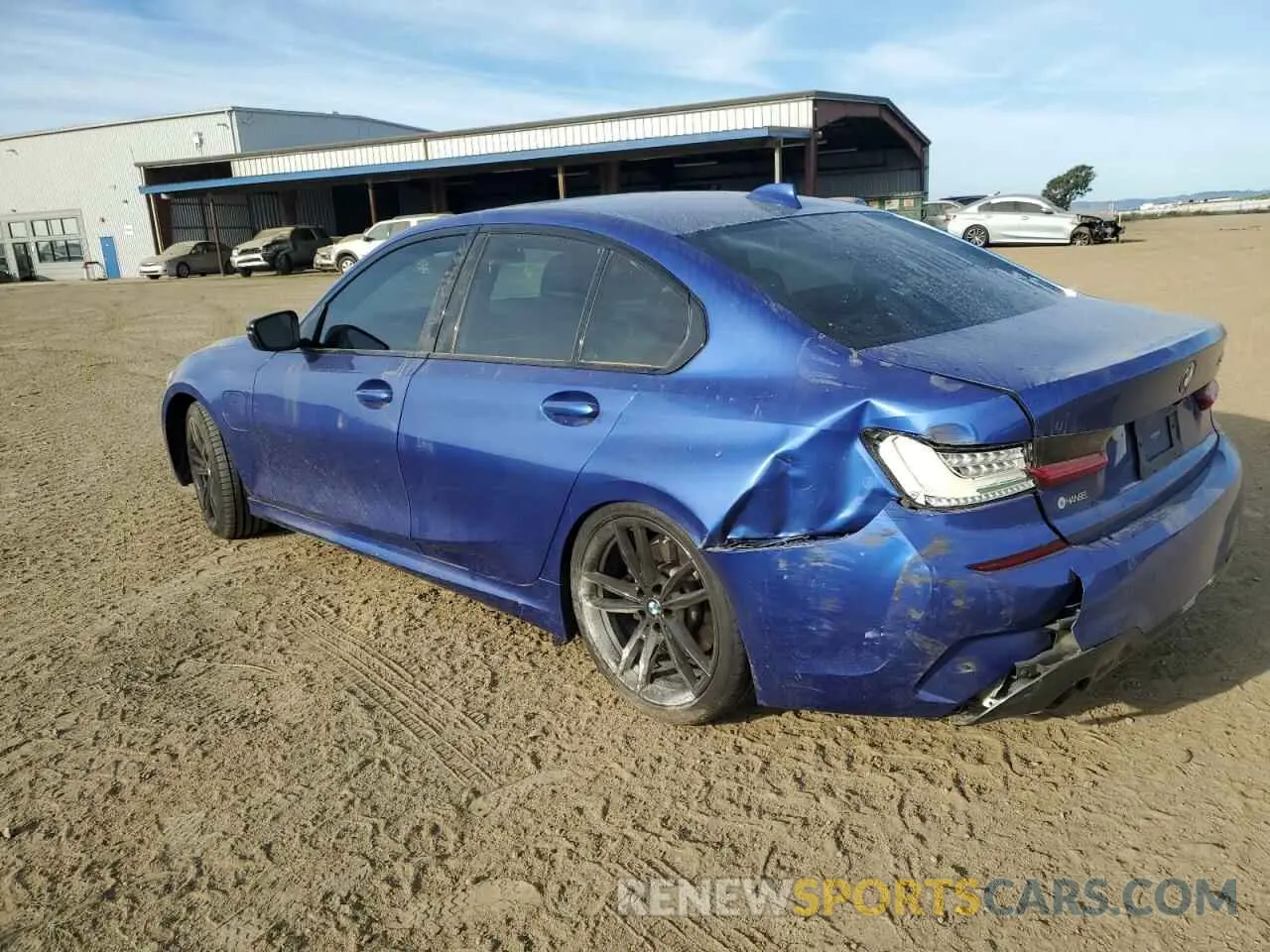 2 Photograph of a damaged car 3MW5P7J00M8B77911 BMW 3 SERIES 2021