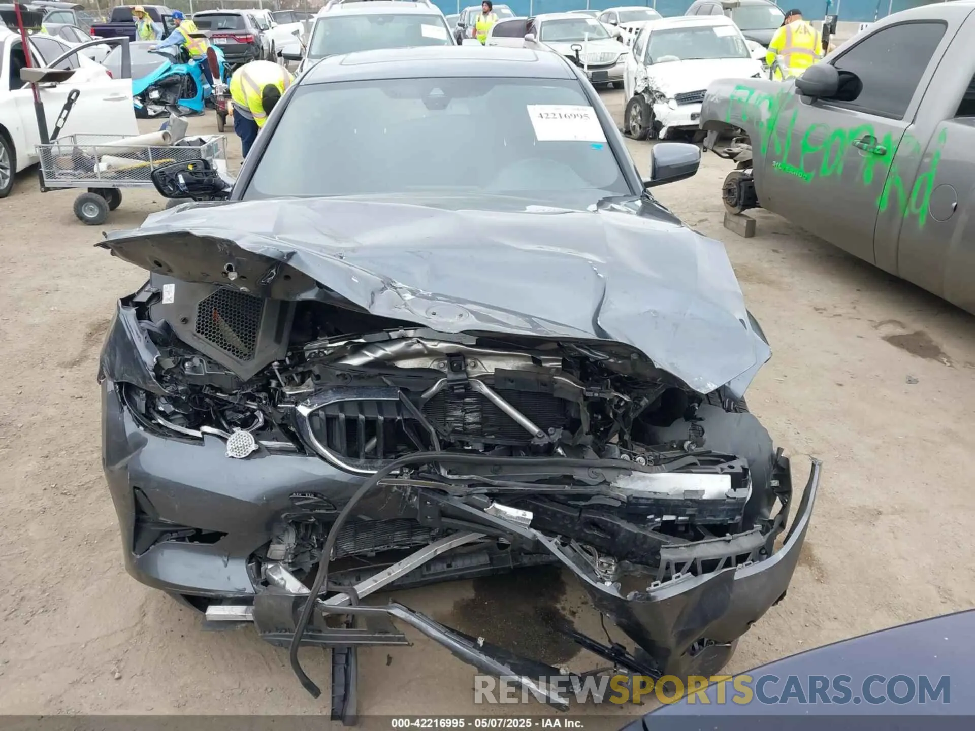 11 Фотография поврежденного автомобиля 3MW5P7J00M8C11359 BMW 3 SERIES 2021