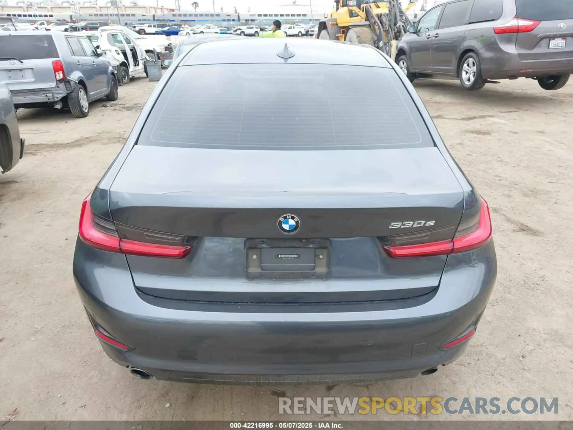 15 Фотография поврежденного автомобиля 3MW5P7J00M8C11359 BMW 3 SERIES 2021