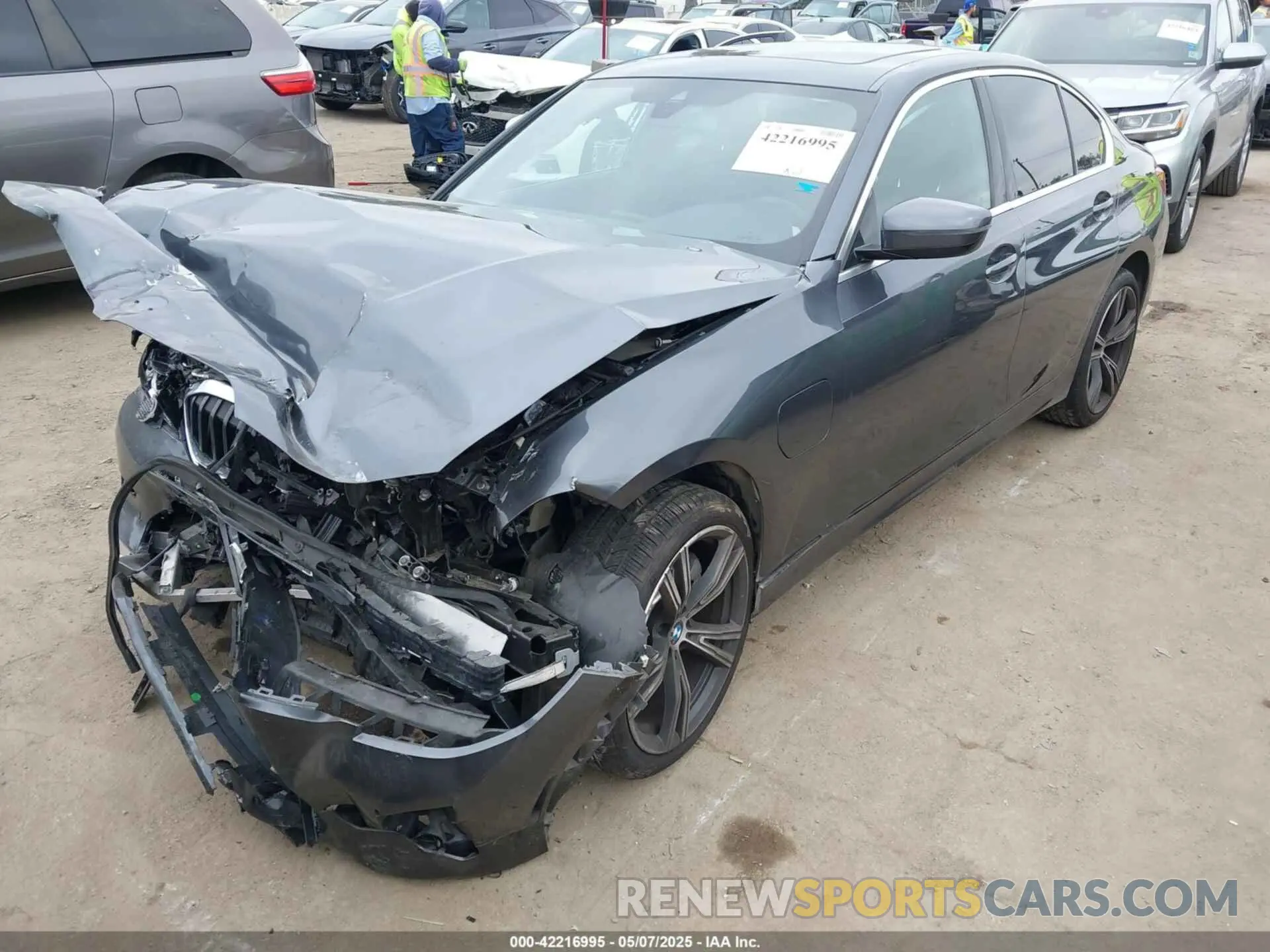 2 Фотография поврежденного автомобиля 3MW5P7J00M8C11359 BMW 3 SERIES 2021