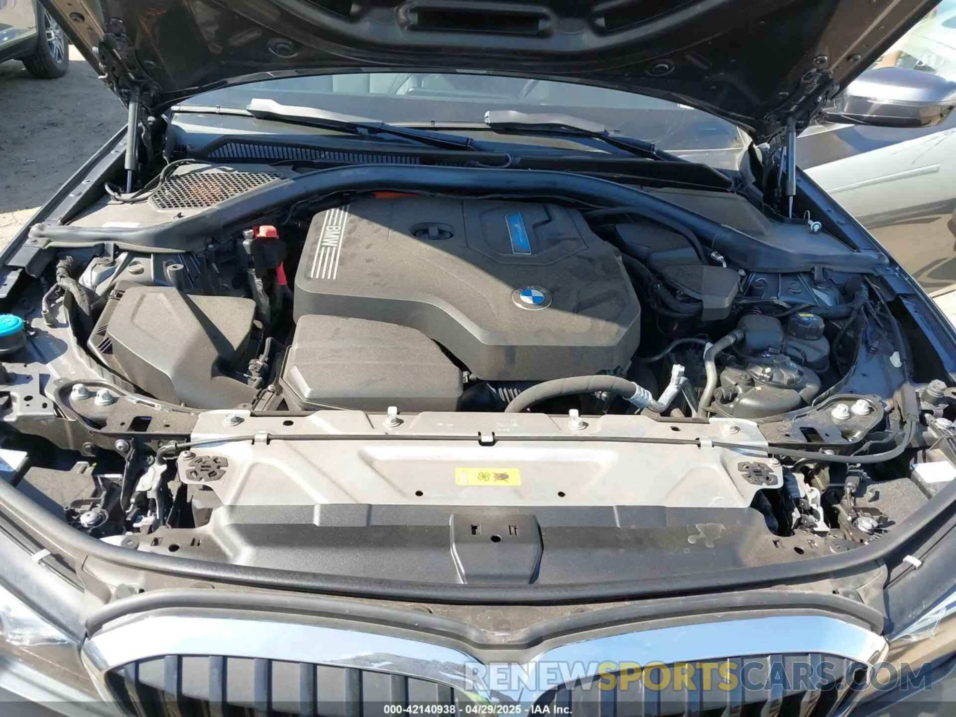 10 Photograph of a damaged car 3MW5P7J06M8B77766 BMW 3 SERIES 2021