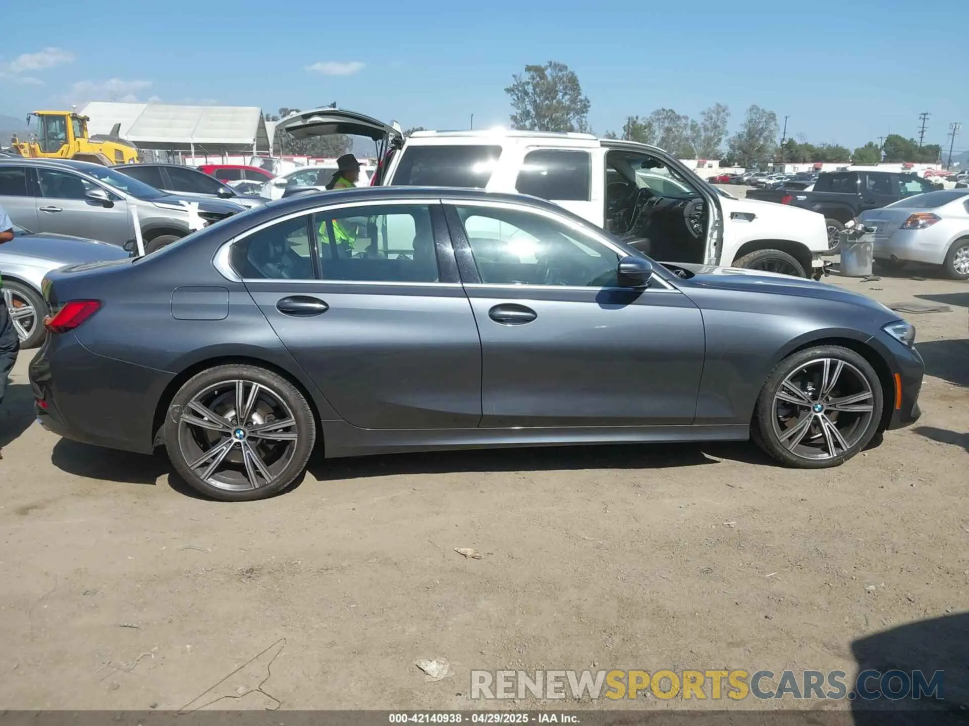 13 Photograph of a damaged car 3MW5P7J06M8B77766 BMW 3 SERIES 2021
