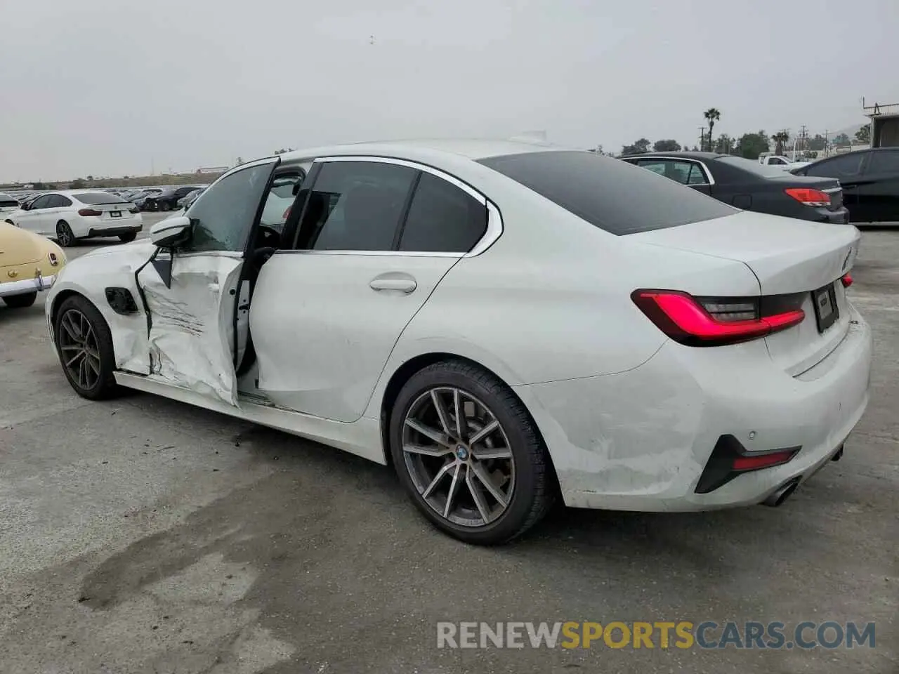 2 Photograph of a damaged car 3MW5P7J07M8B78246 BMW 3 SERIES 2021