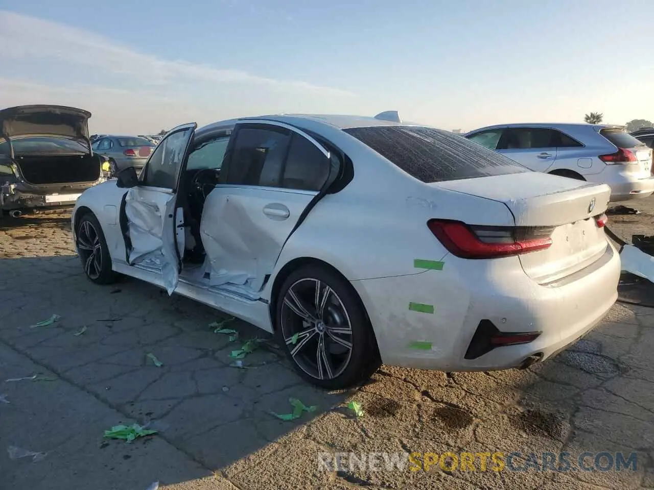 2 Фотография поврежденного автомобиля 3MW5P7J08M8B78255 BMW 3 SERIES 2021