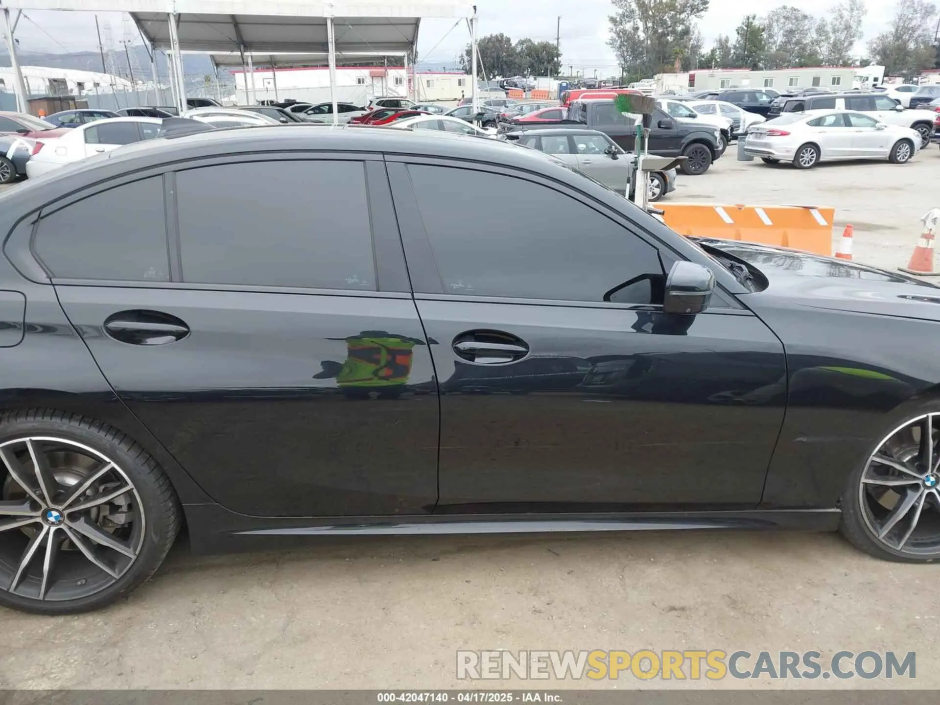 13 Photograph of a damaged car 3MW5R1J02M8B74371 BMW 3 SERIES 2021