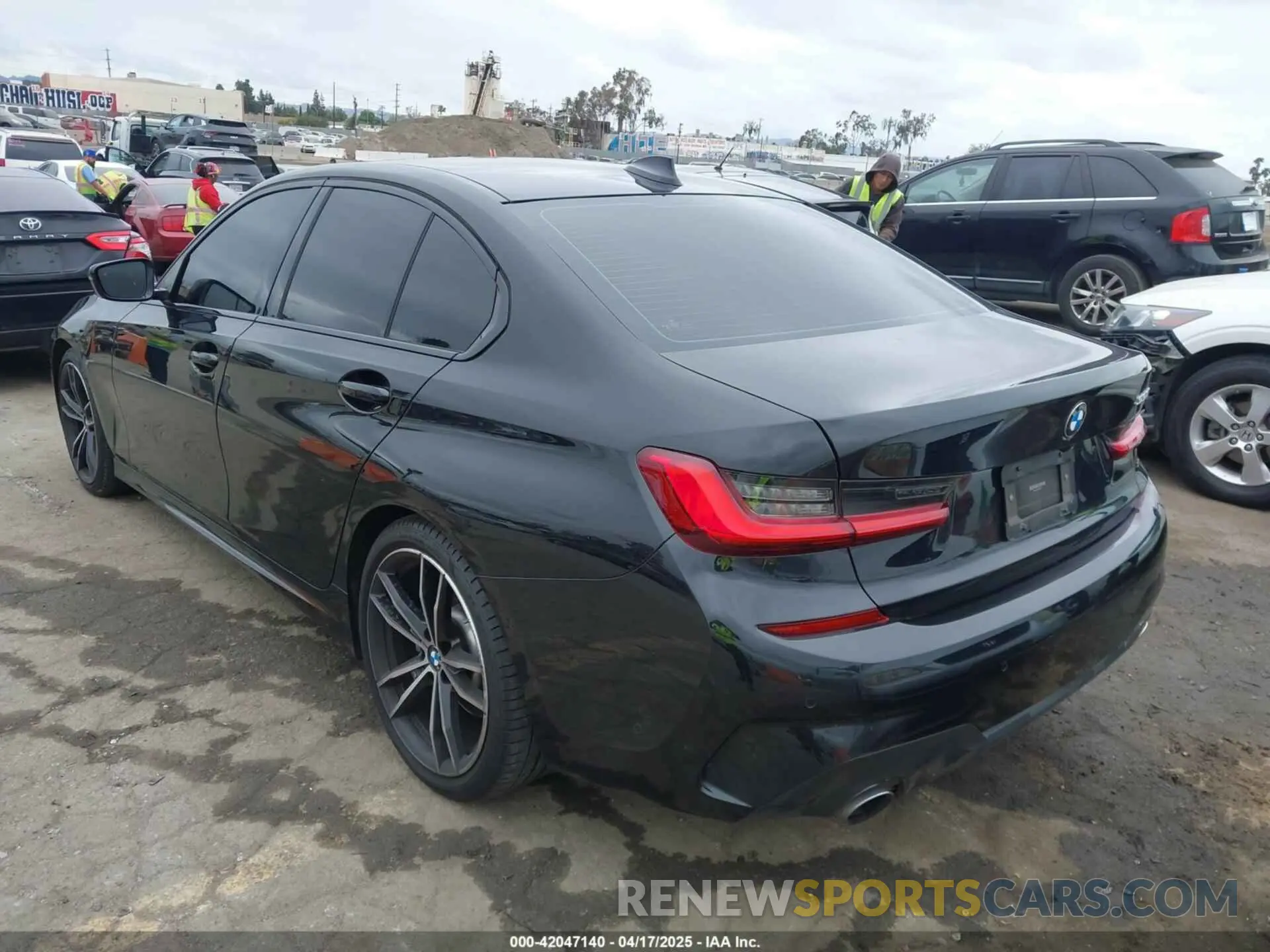 3 Photograph of a damaged car 3MW5R1J02M8B74371 BMW 3 SERIES 2021