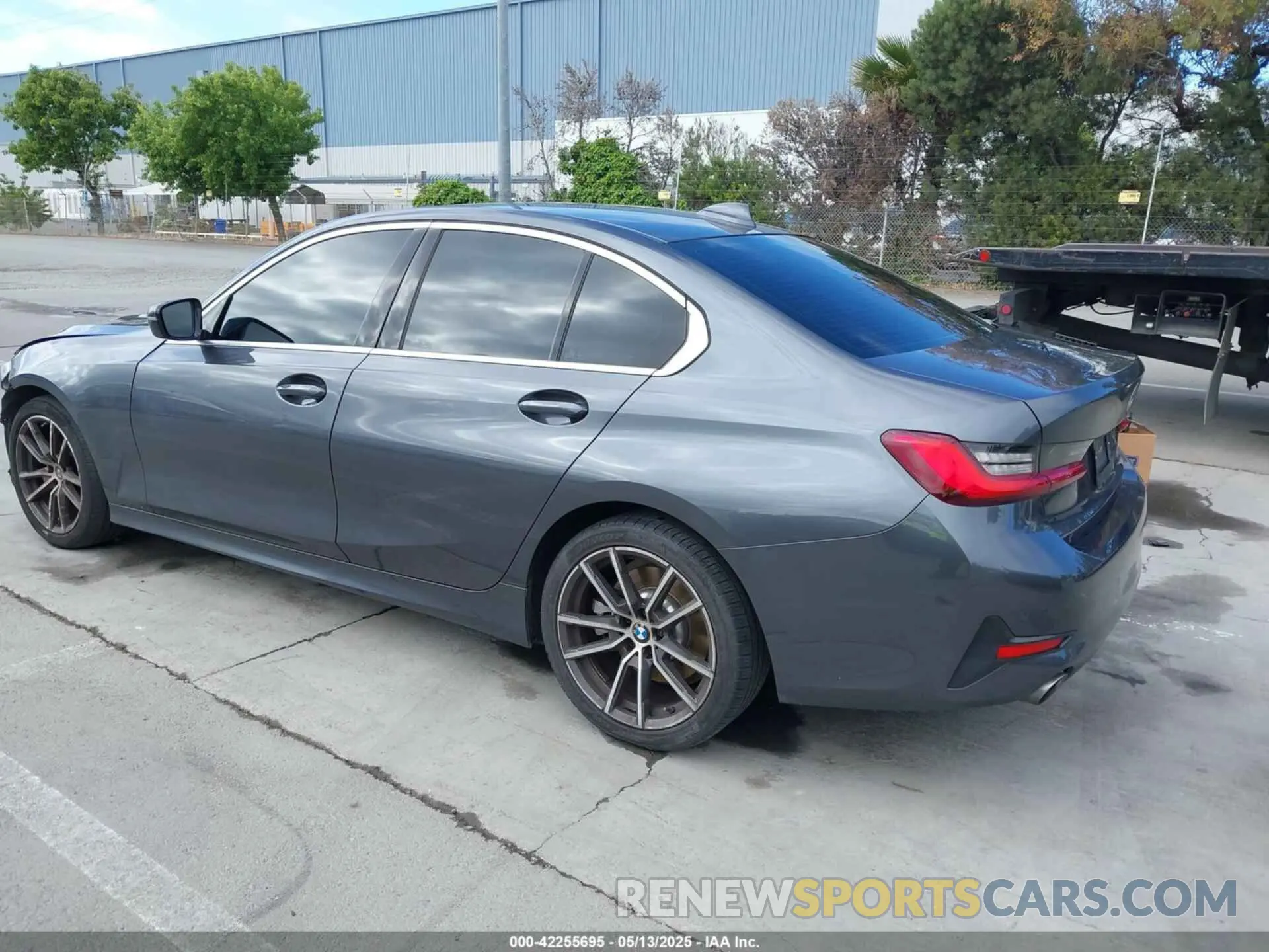 3 Photograph of a damaged car 3MW5R1J03M8B78350 BMW 3 SERIES 2021