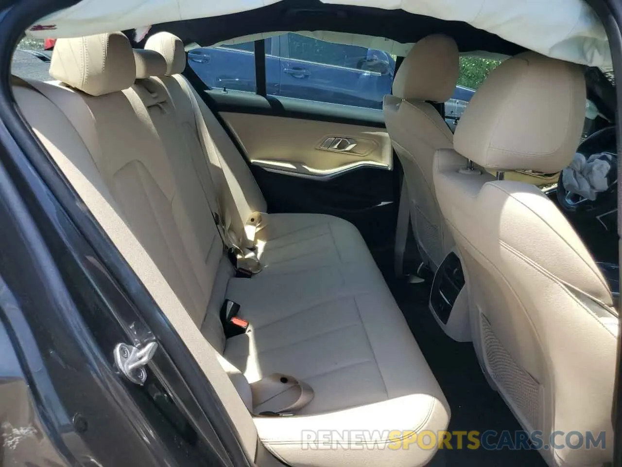 10 Фотография поврежденного автомобиля 3MW5R1J05M8B70220 BMW 3 SERIES 2021