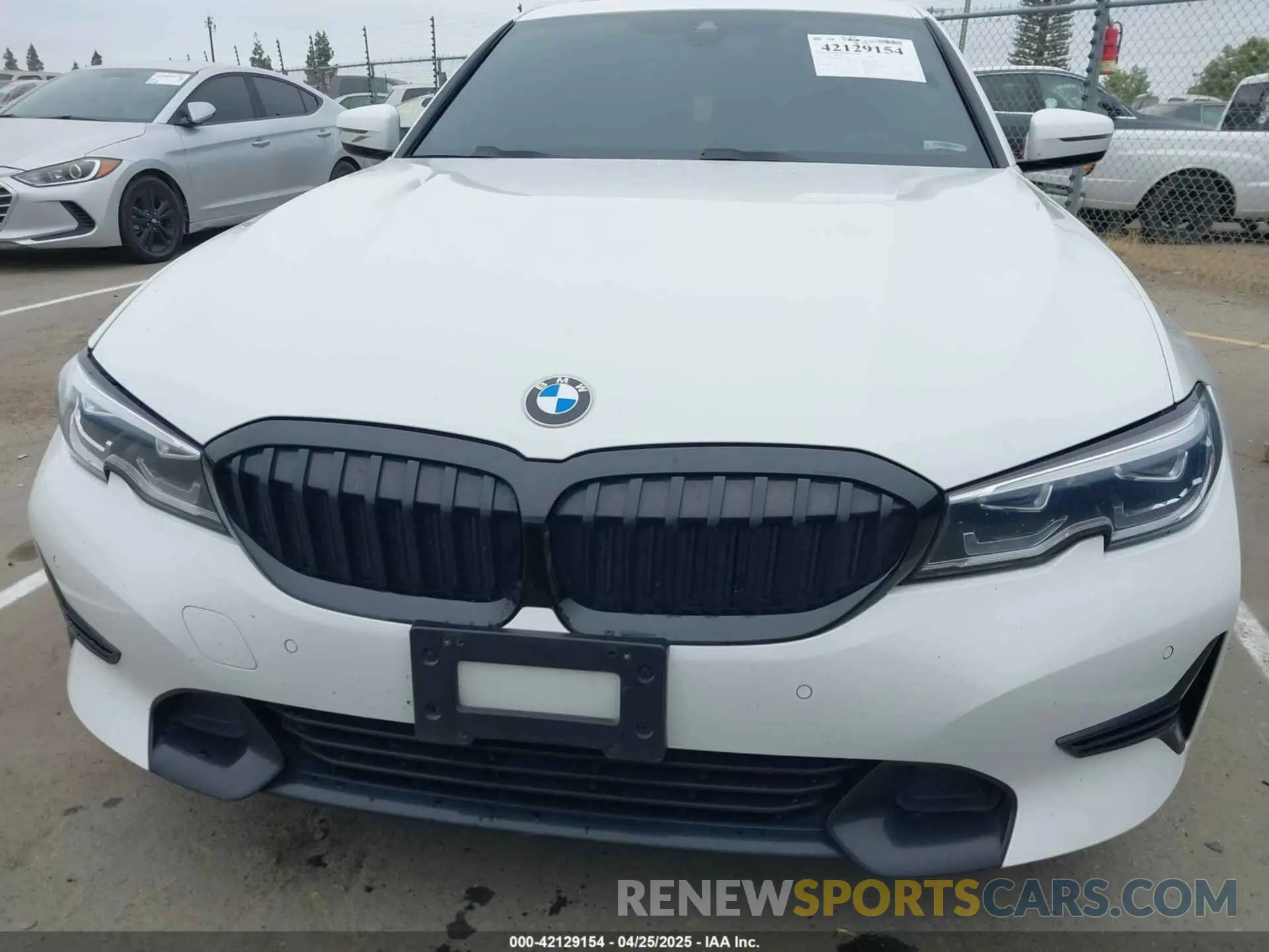 12 Фотография поврежденного автомобиля 3MW5R1J06M8B74051 BMW 3 SERIES 2021