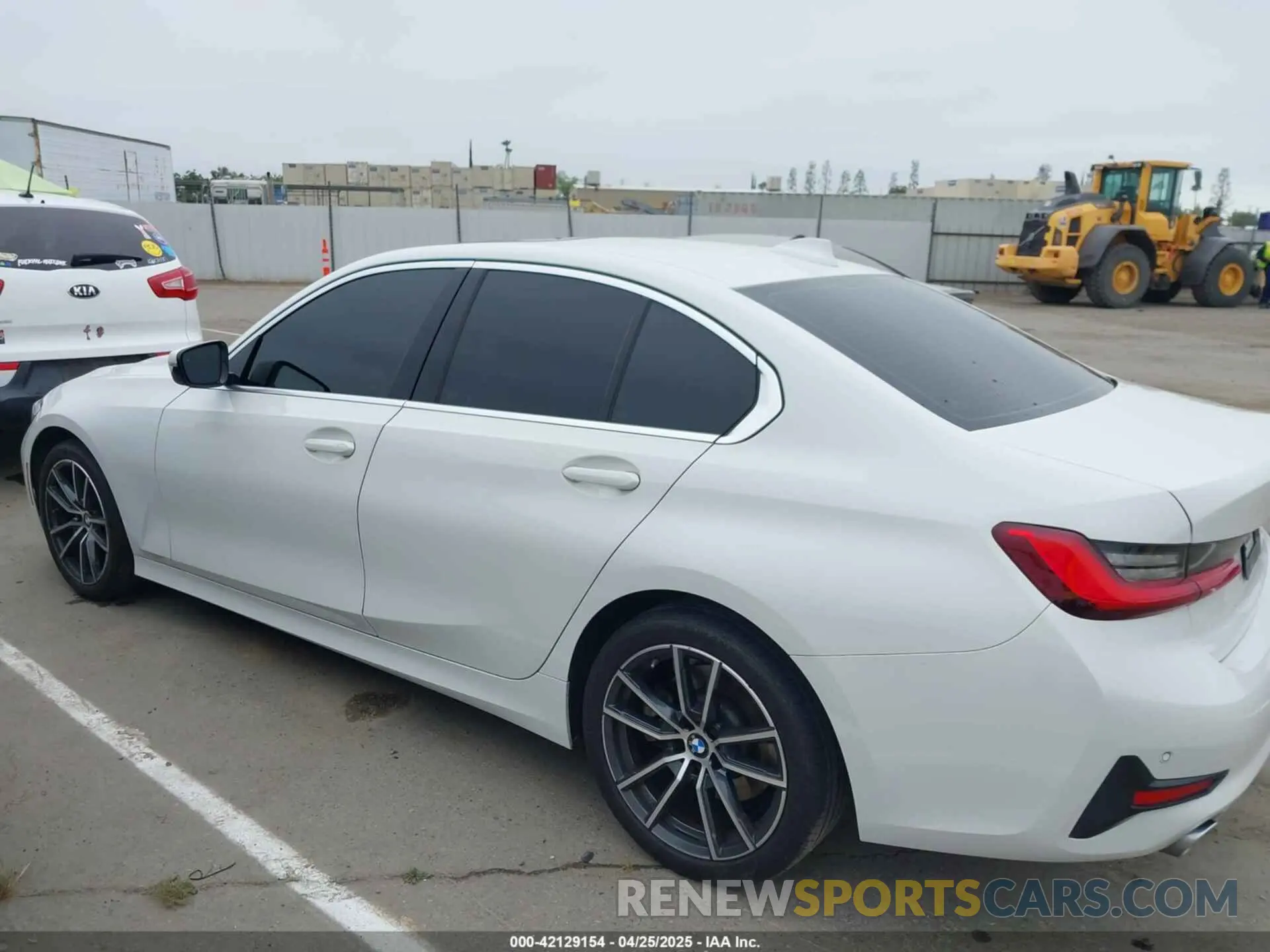 14 Фотография поврежденного автомобиля 3MW5R1J06M8B74051 BMW 3 SERIES 2021