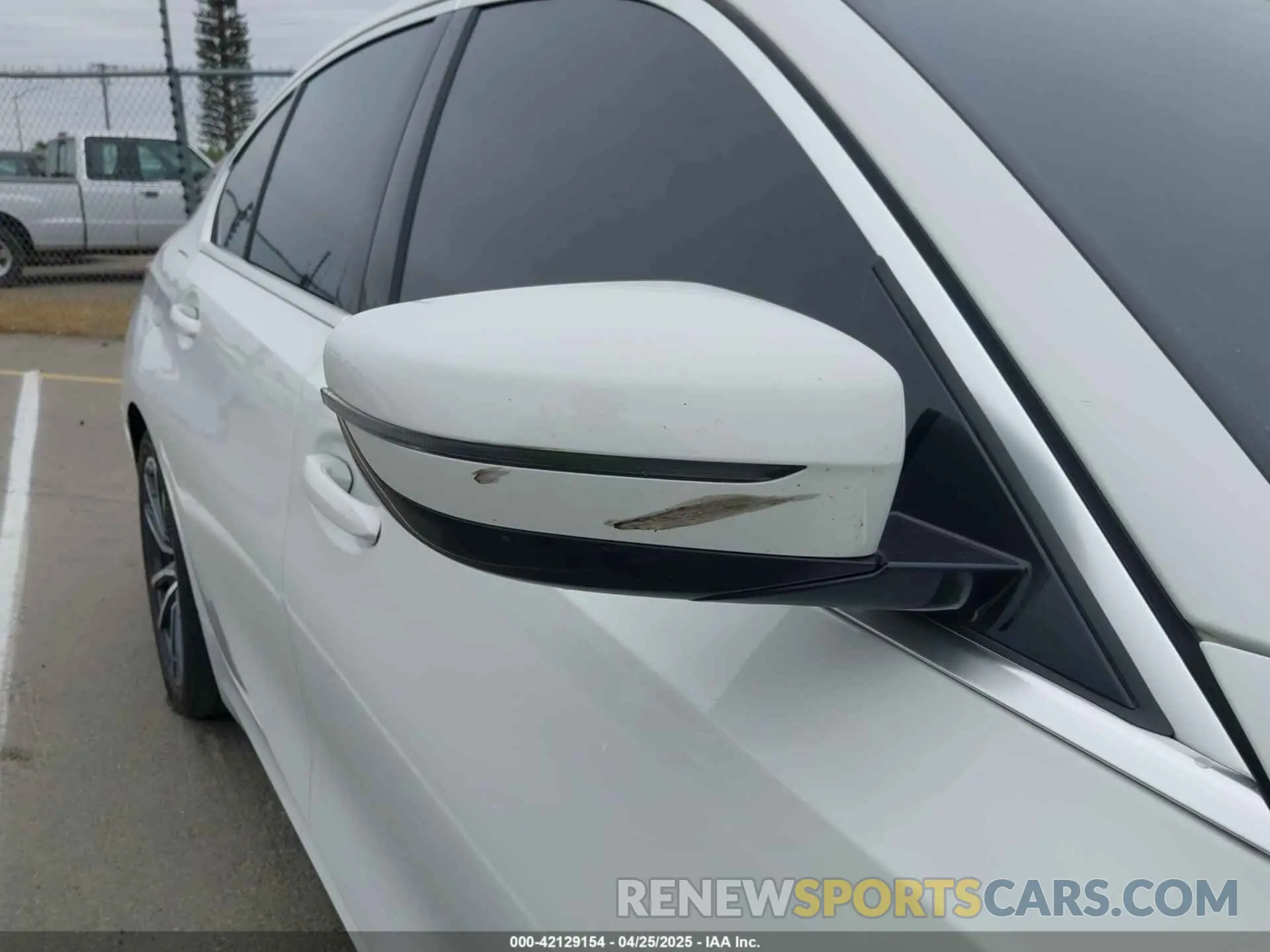 17 Фотография поврежденного автомобиля 3MW5R1J06M8B74051 BMW 3 SERIES 2021