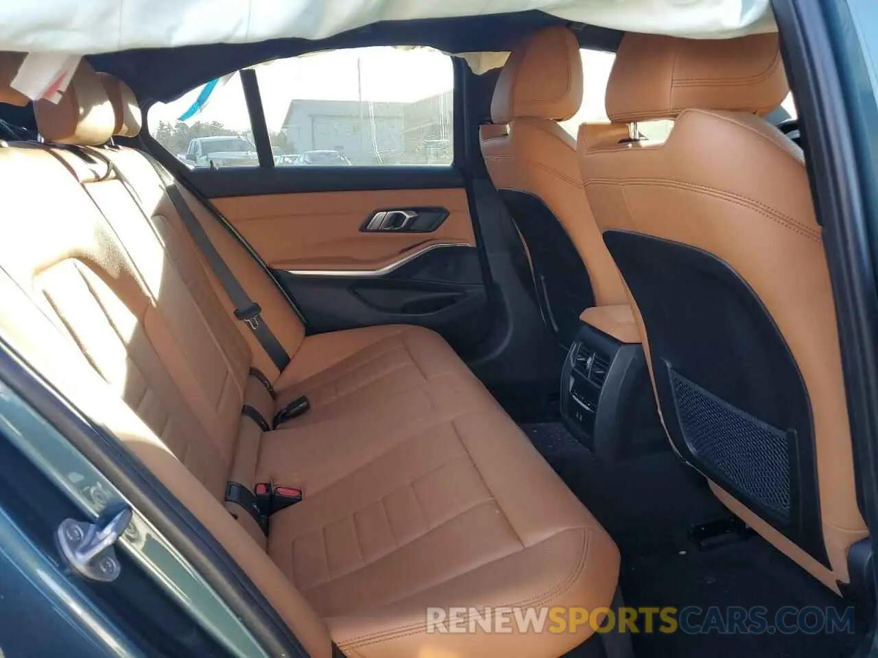 10 Фотография поврежденного автомобиля 3MW5R1J06M8B94896 BMW 3 SERIES 2021