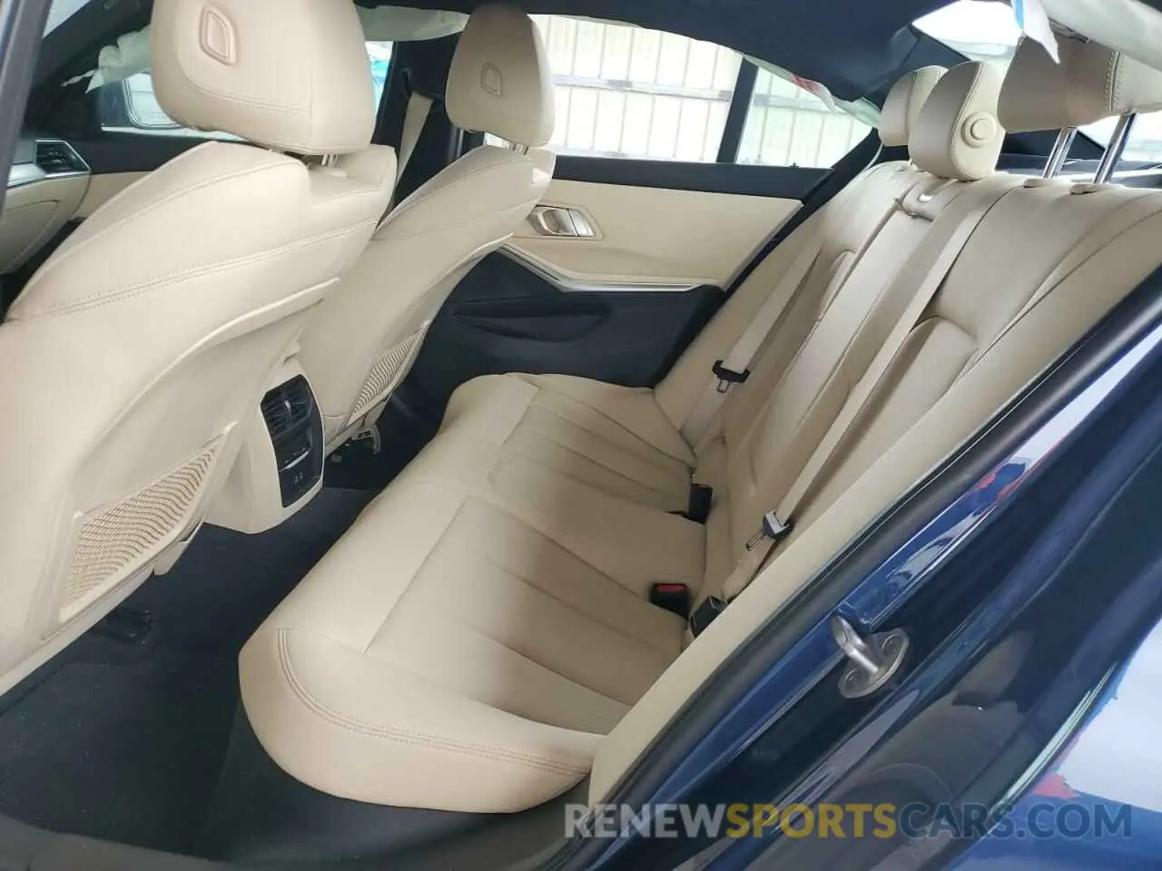 10 Фотография поврежденного автомобиля 3MW5R1J07M8B86693 BMW 3 SERIES 2021