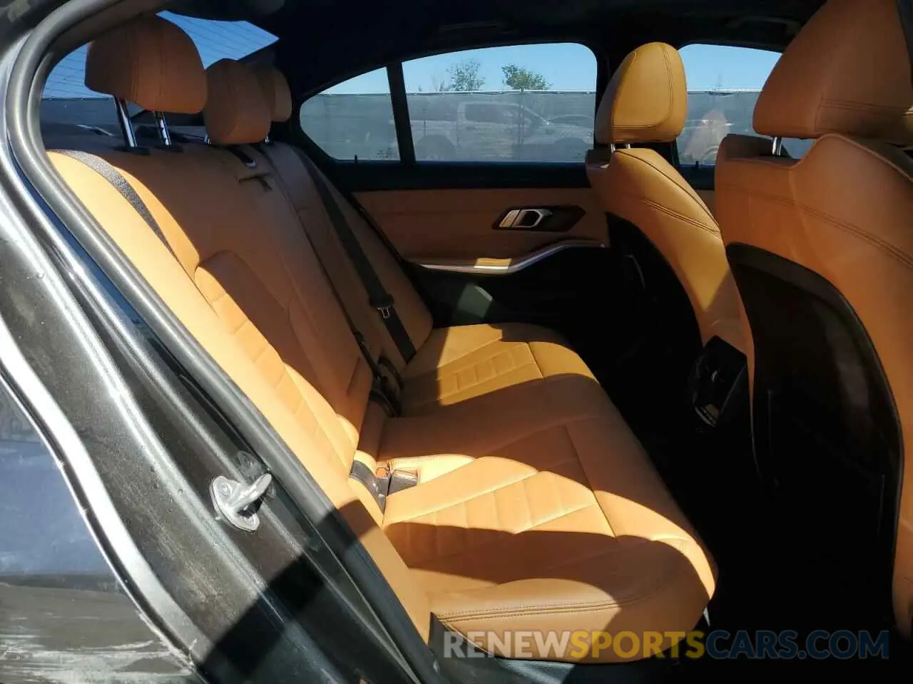 10 Фотография поврежденного автомобиля 3MW5R1J08M8B68719 BMW 3 SERIES 2021