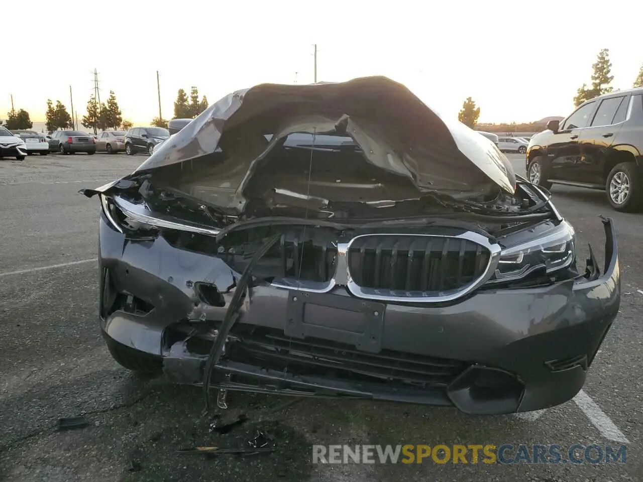 5 Photograph of a damaged car 3MW5R1J08M8B74598 BMW 3 SERIES 2021
