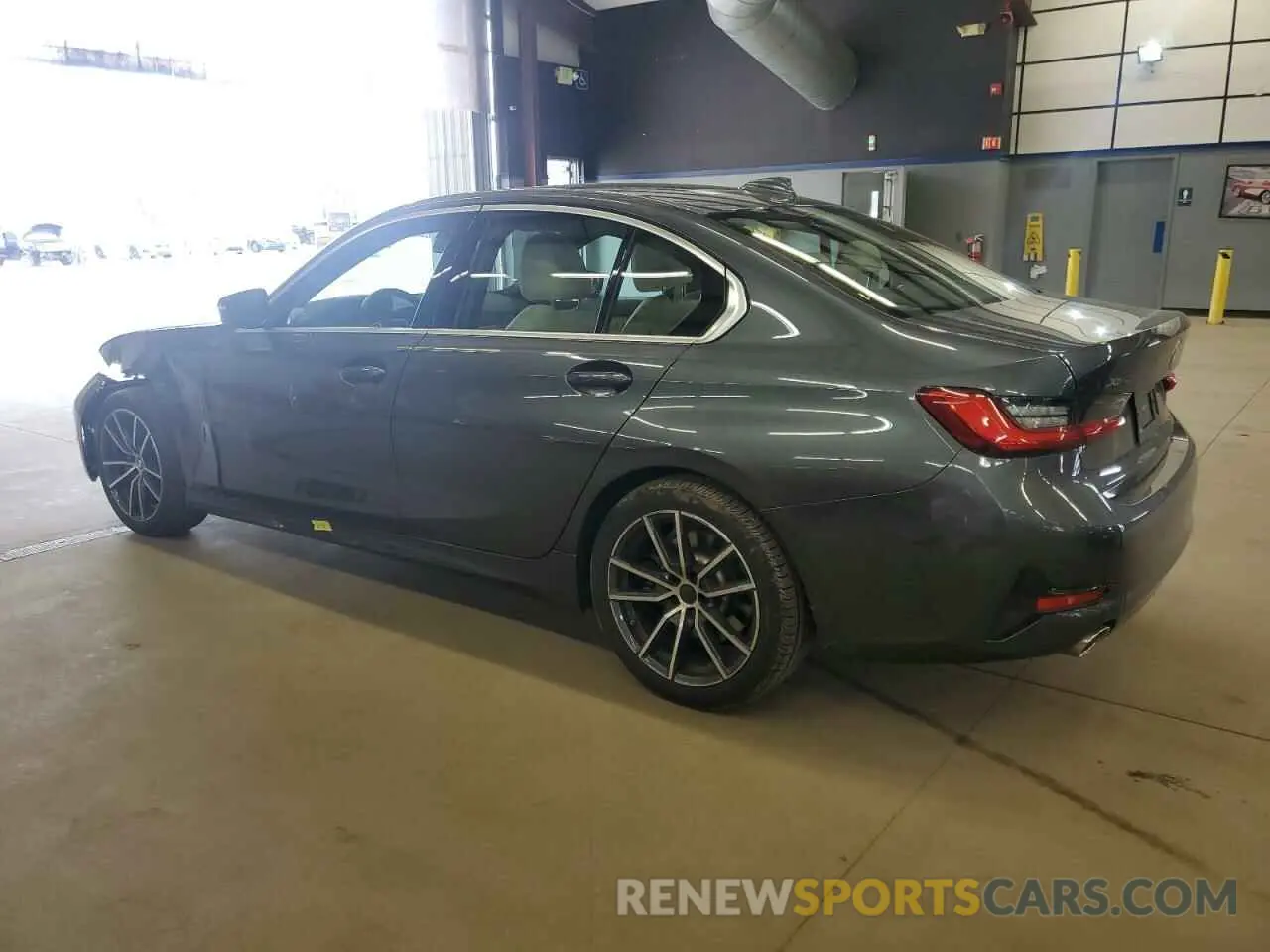 2 Photograph of a damaged car 3MW5R7J08M8B49316 BMW 3 SERIES 2021