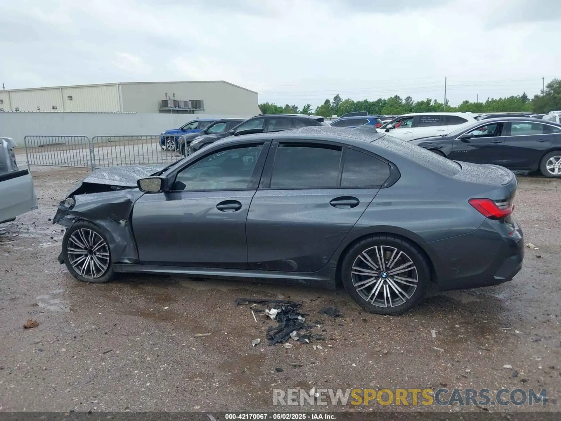 13 Фотография поврежденного автомобиля 3MW5U7J06M8C11570 BMW 3 SERIES 2021