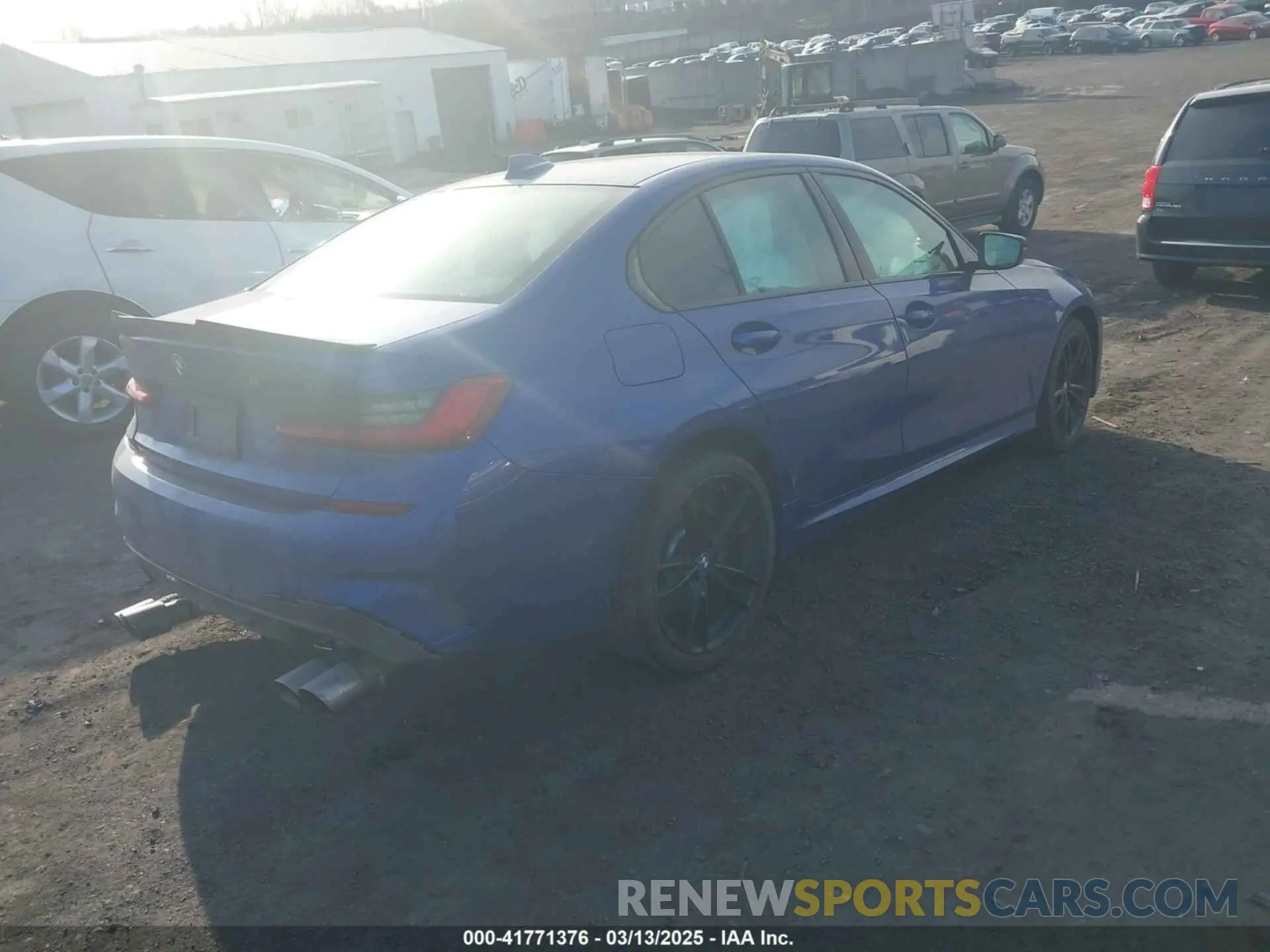 4 Photograph of a damaged car 3MW5U9J08M8B91253 BMW 3 SERIES 2021