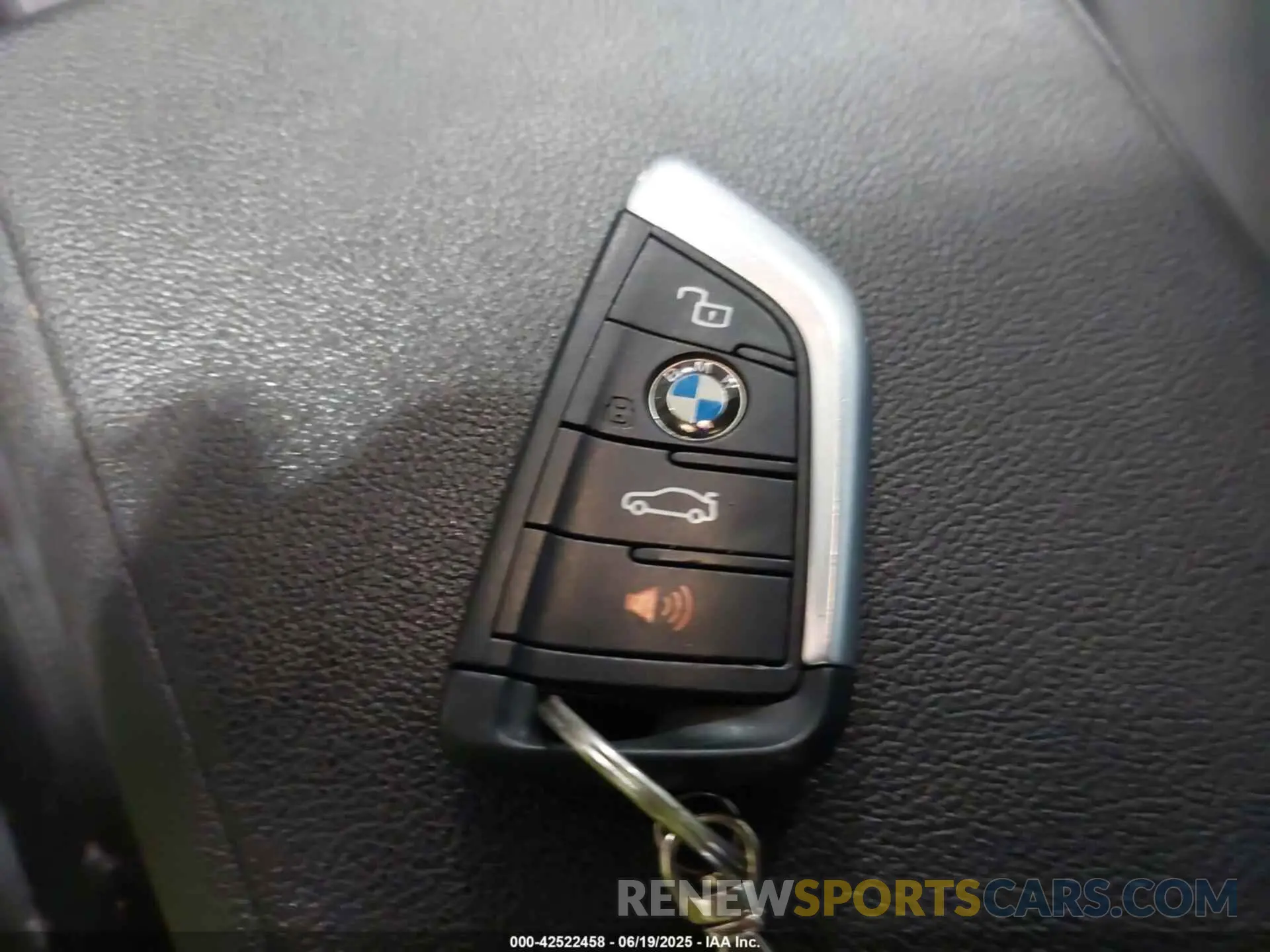 11 Photograph of a damaged car 3MW5U9J0XM8B67228 BMW 3 SERIES 2021