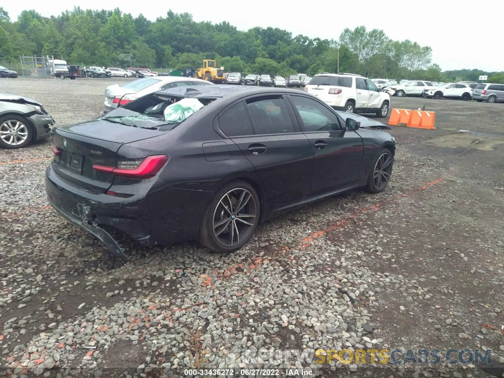4 Photograph of a damaged car 3MW5U9J0XM8B77015 BMW 3 SERIES 2021