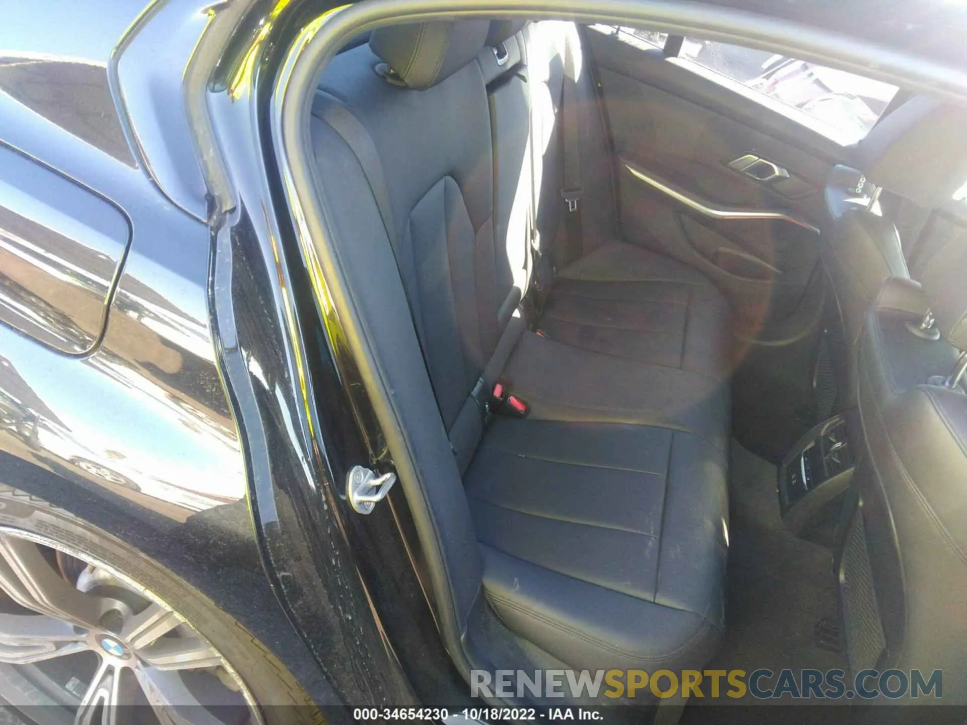 8 Фотография поврежденного автомобиля WBA5R1C03MFK53729 BMW 3 SERIES 2021