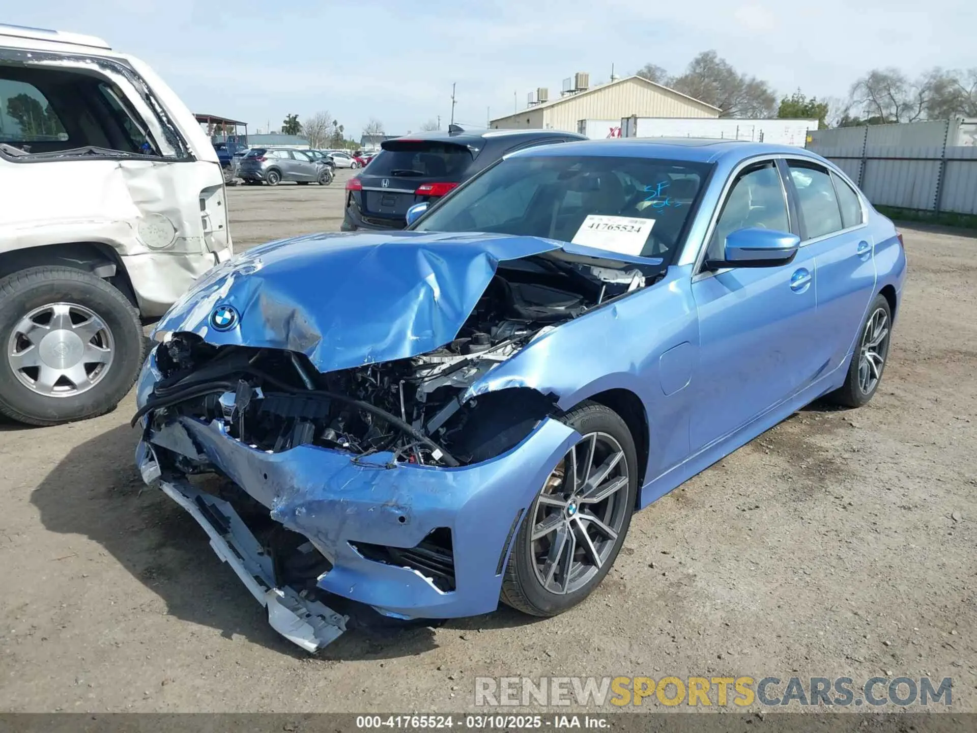 2 Фотография поврежденного автомобиля 3MW5P7J01N8C37289 BMW 3 SERIES 2022