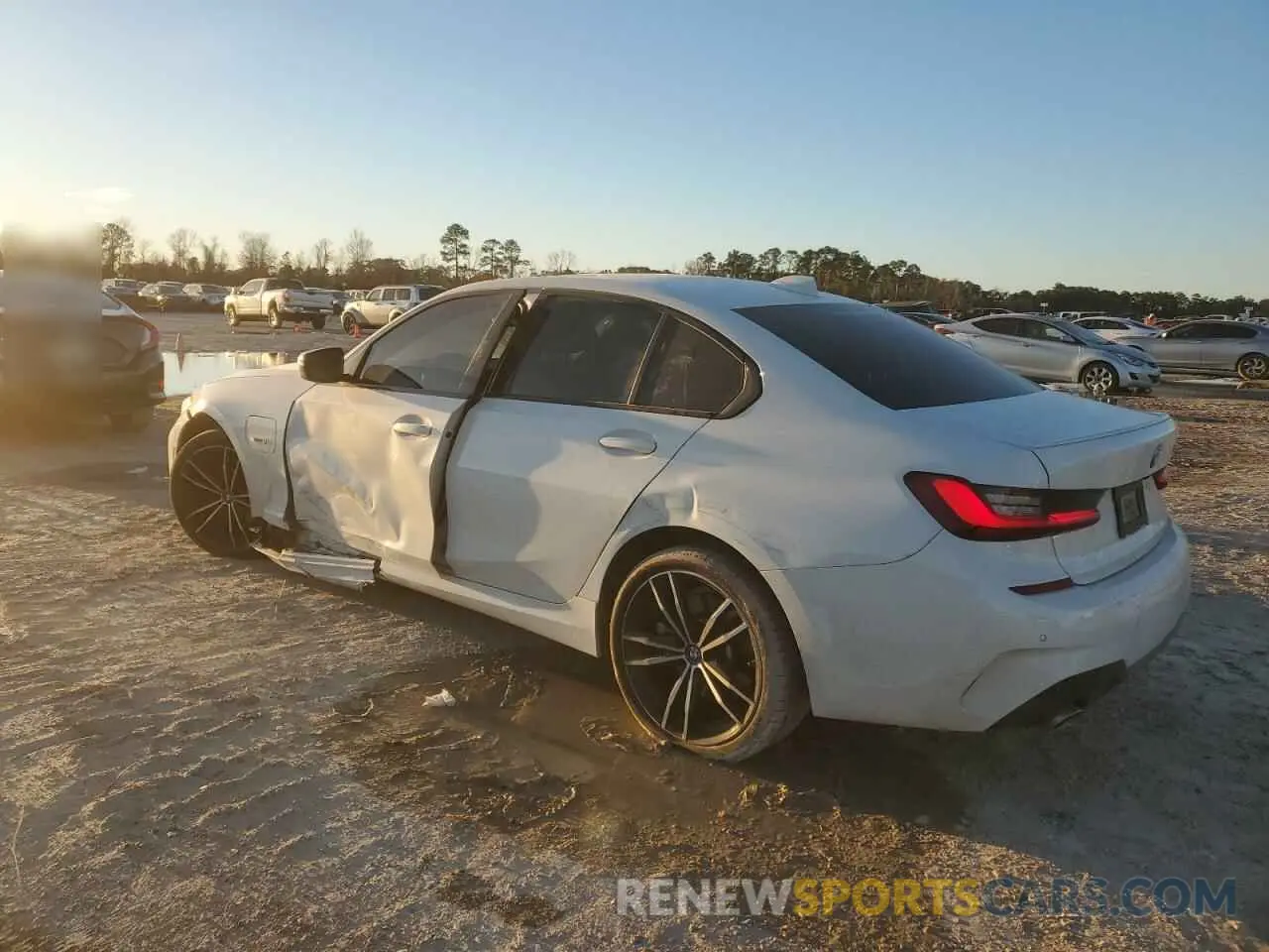 2 Фотография поврежденного автомобиля 3MW5P7J05N8C64284 BMW 3 SERIES 2022