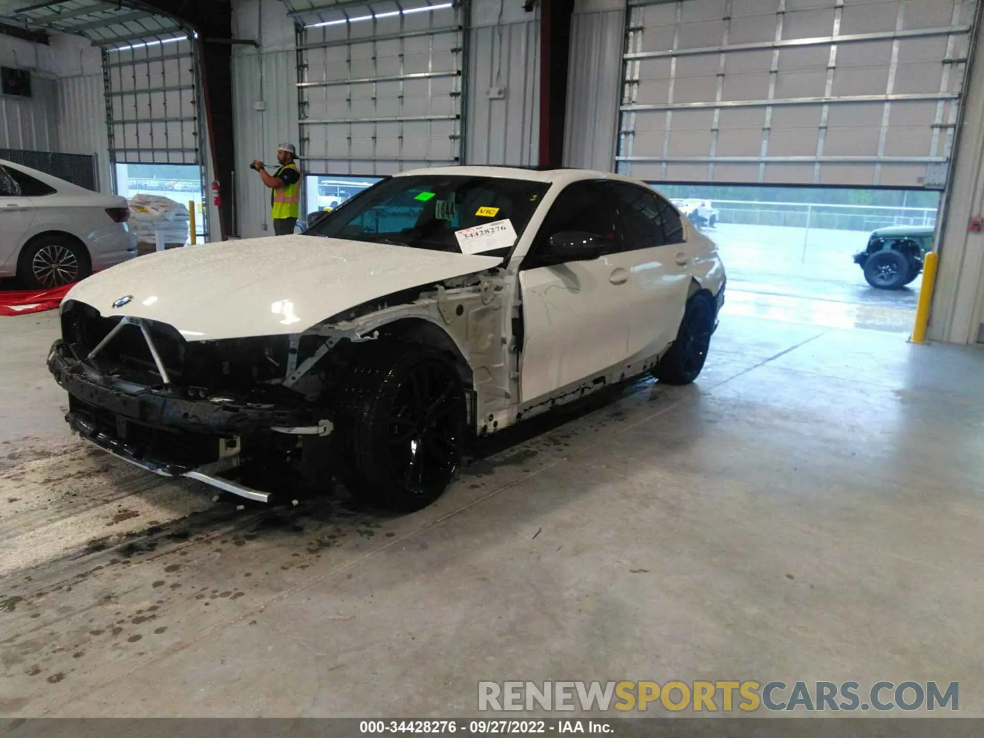 2 Фотография поврежденного автомобиля 3MW5R1J04N8C30358 BMW 3 SERIES 2022