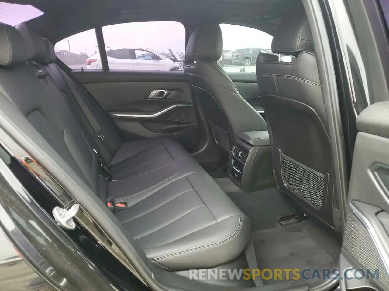 10 Фотография поврежденного автомобиля 3MW5R1J06N8C45380 BMW 3 SERIES 2022