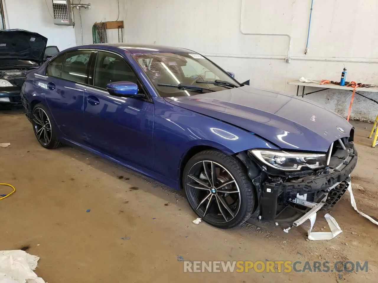 4 Photograph of a damaged car 3MW5R7J01N8C74210 BMW 3 SERIES 2022