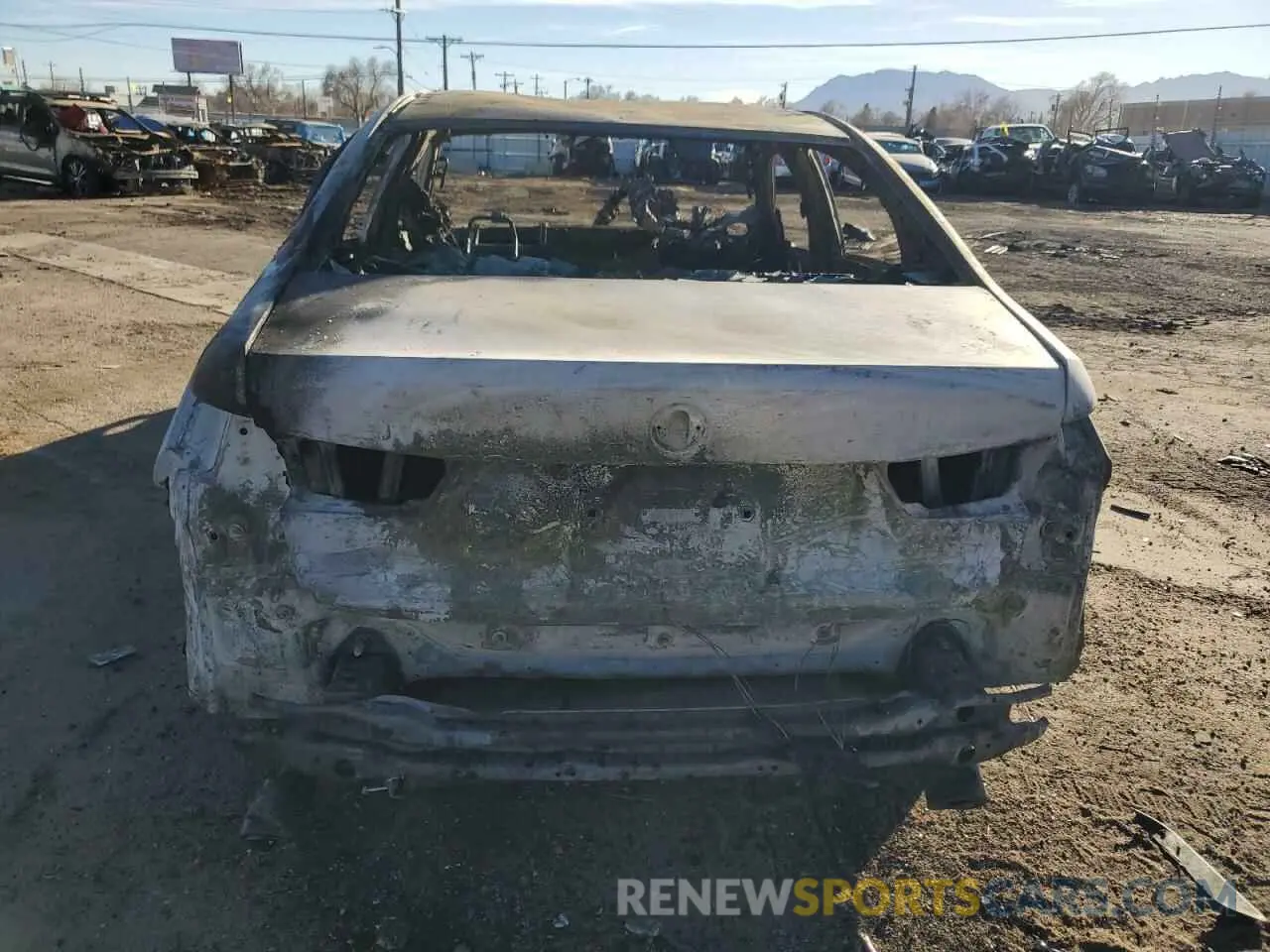6 Photograph of a damaged car 3MW5R7J03N8C42519 BMW 3 SERIES 2022