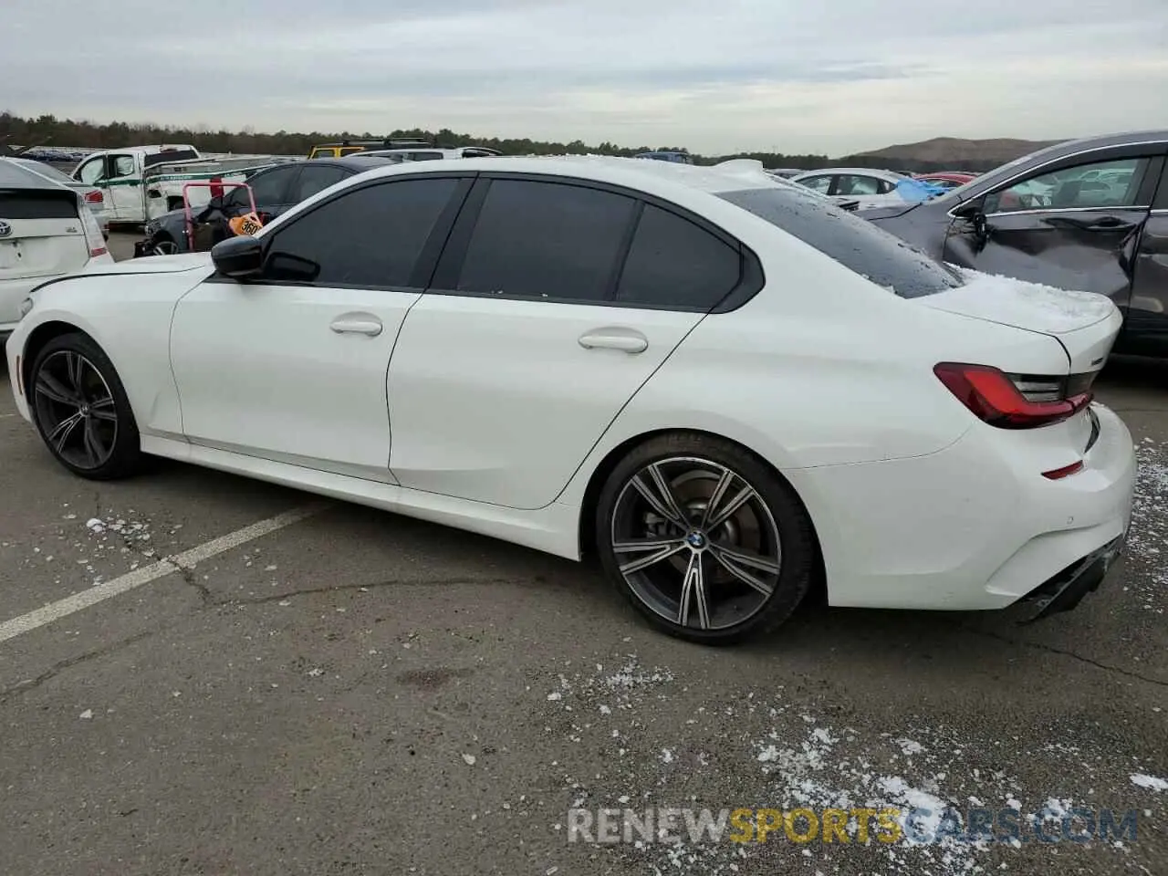 2 Photograph of a damaged car 3MW5R7J03N8C51530 BMW 3 SERIES 2022