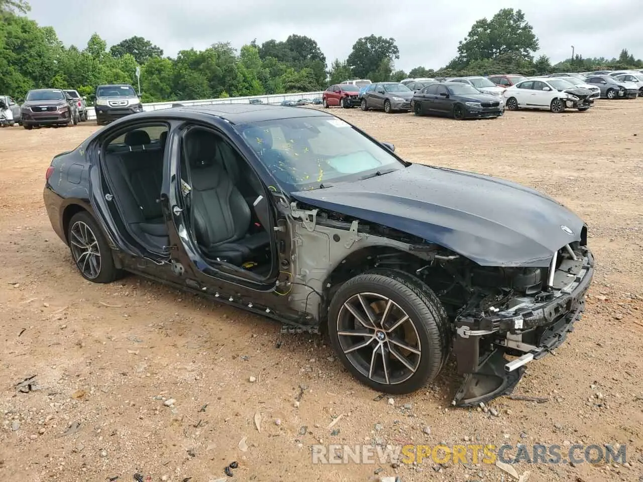4 Photograph of a damaged car 3MW5R7J03N8C52953 BMW 3 SERIES 2022
