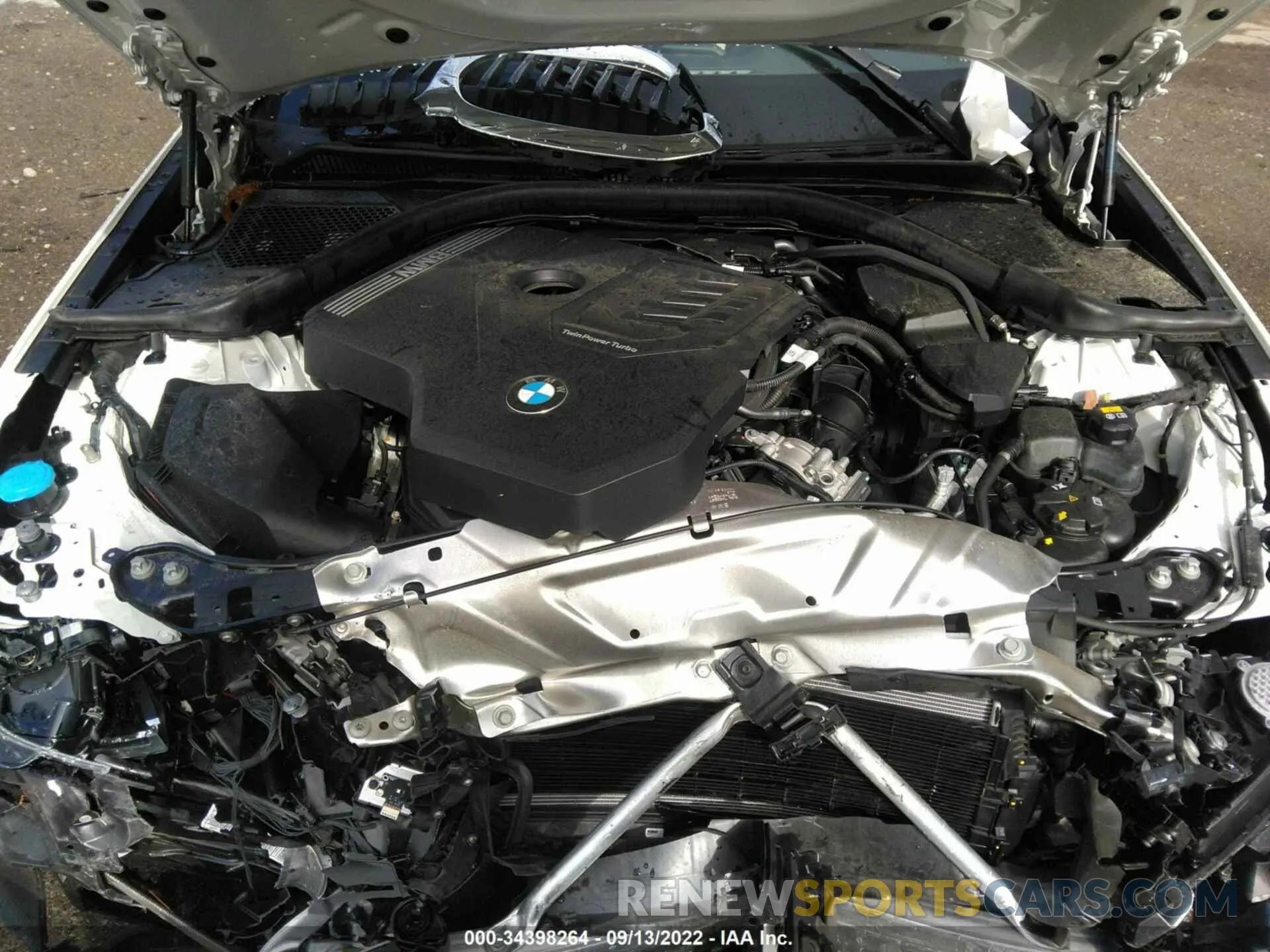 10 Фотография поврежденного автомобиля 3MW5R7J05N8C43400 BMW 3 SERIES 2022