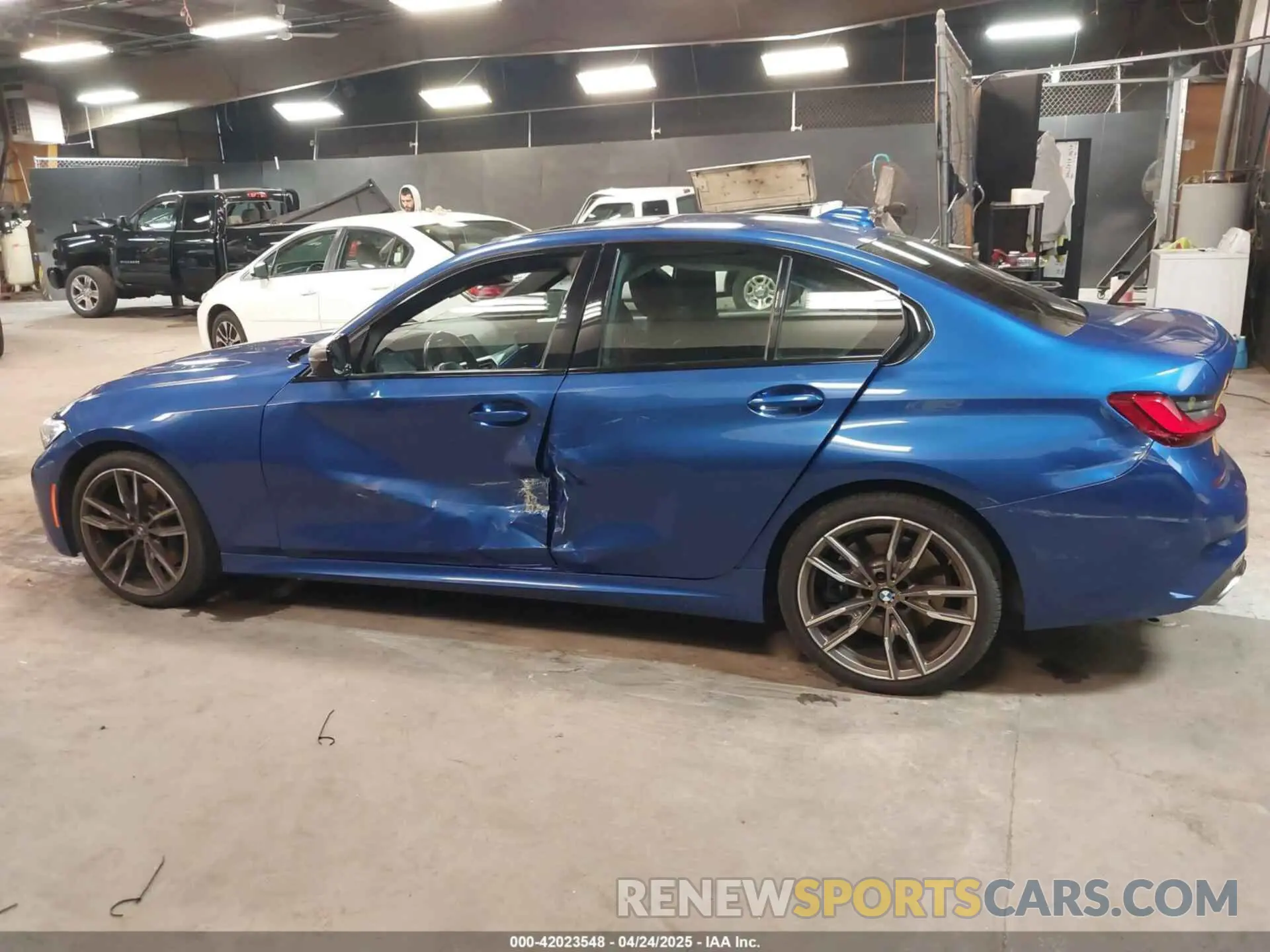 14 Photograph of a damaged car 3MW5U9J04N8C25013 BMW 3 SERIES 2022