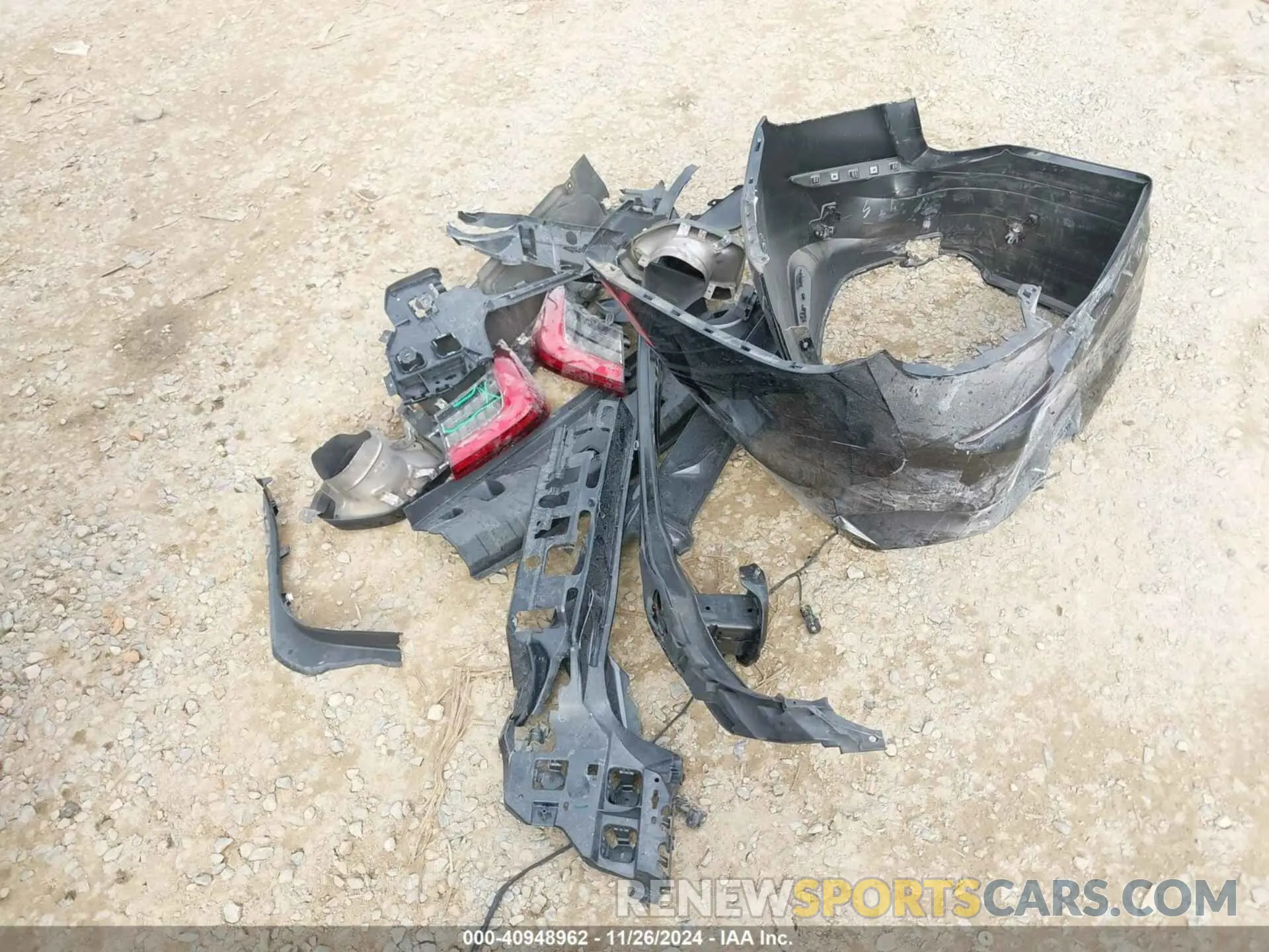 12 Photograph of a damaged car 3MW5U9J06N8C59566 BMW 3 SERIES 2022