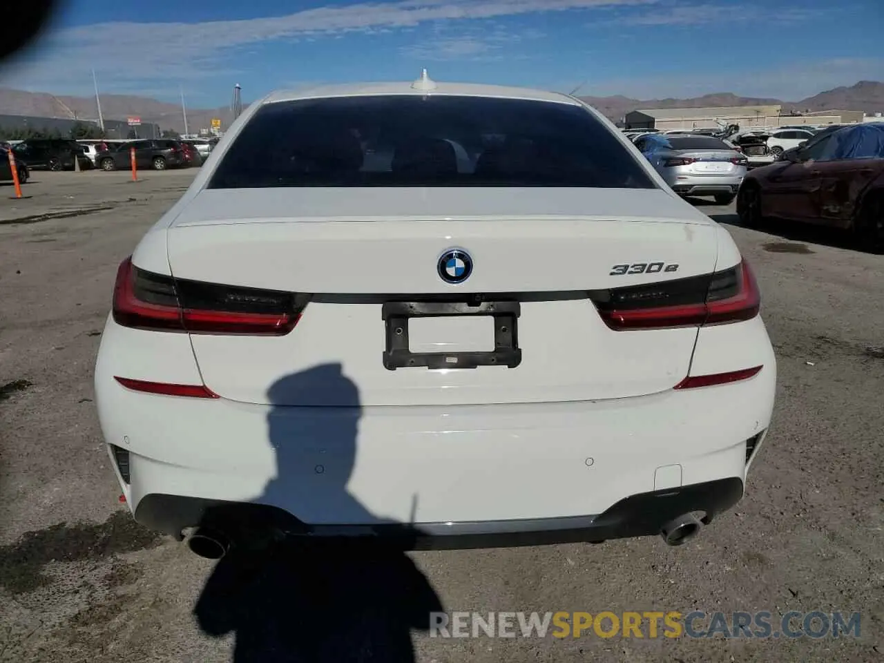 6 Photograph of a damaged car WBA5P7C01NFL62443 BMW 3 SERIES 2022