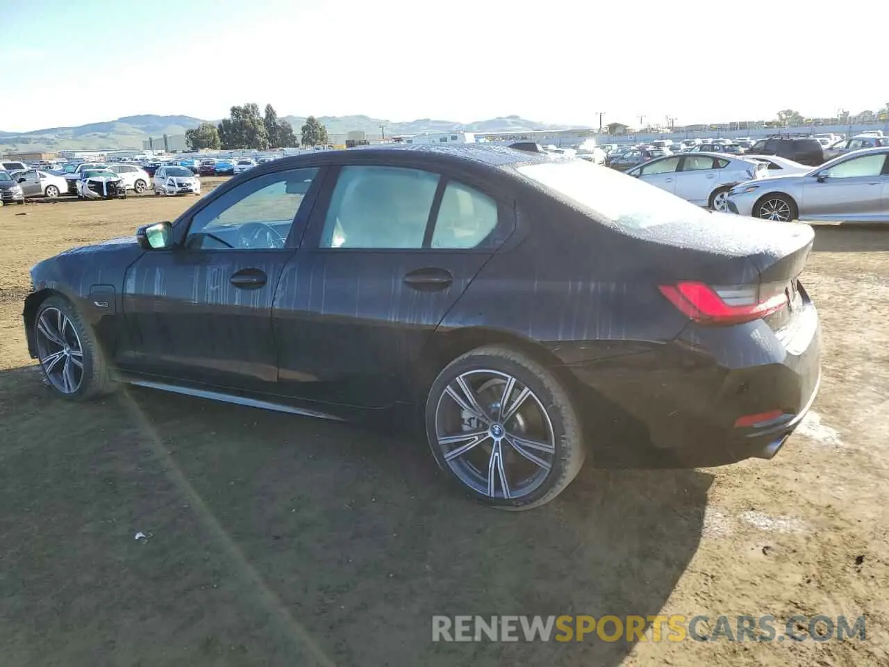 2 Фотография поврежденного автомобиля 3MW39FF01P8D02035 BMW 3 SERIES 2023