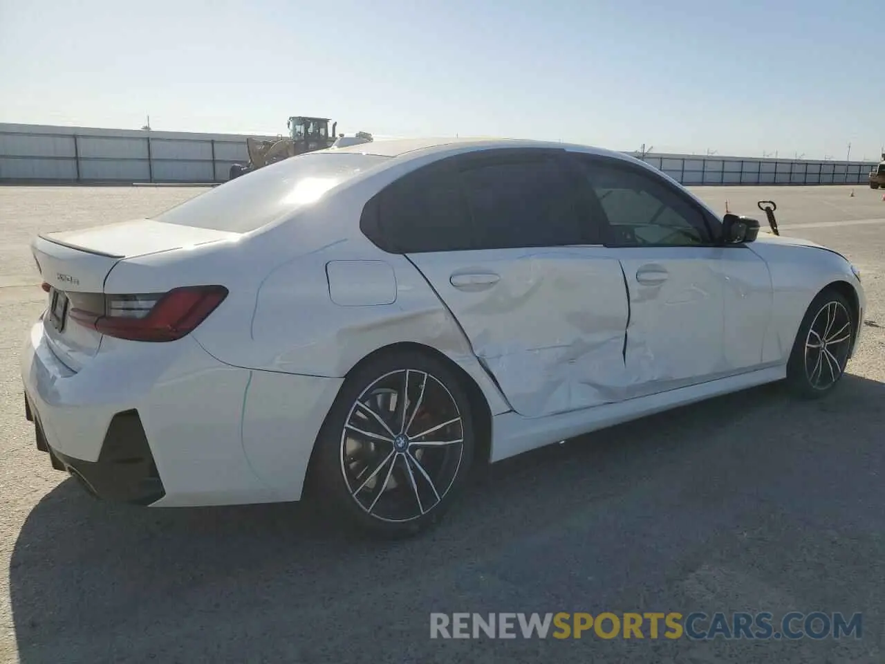 3 Photograph of a damaged car 3MW39FF01P8D02438 BMW 3 SERIES 2023
