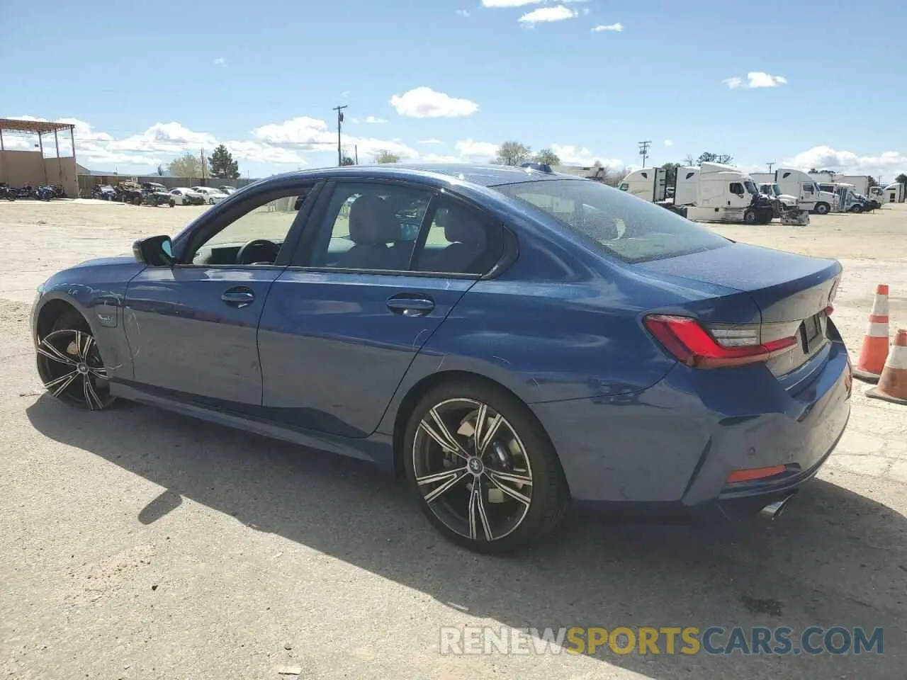 2 Фотография поврежденного автомобиля 3MW39FF0XP8D03121 BMW 3 SERIES 2023