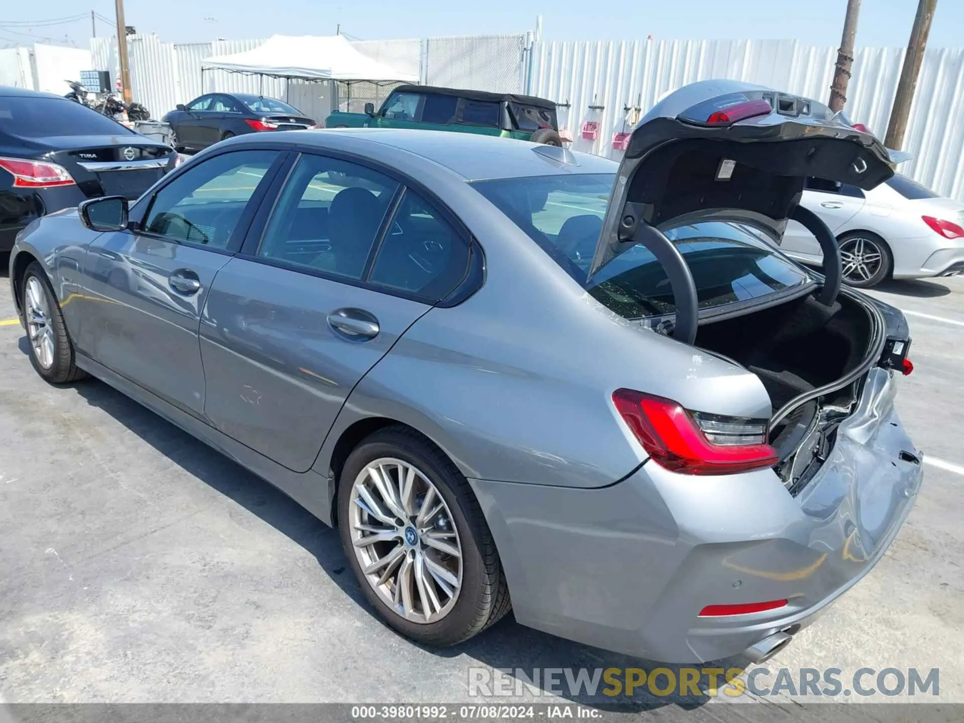 3 Photograph of a damaged car 3MW39FF0XP8D03376 BMW 3 SERIES 2023