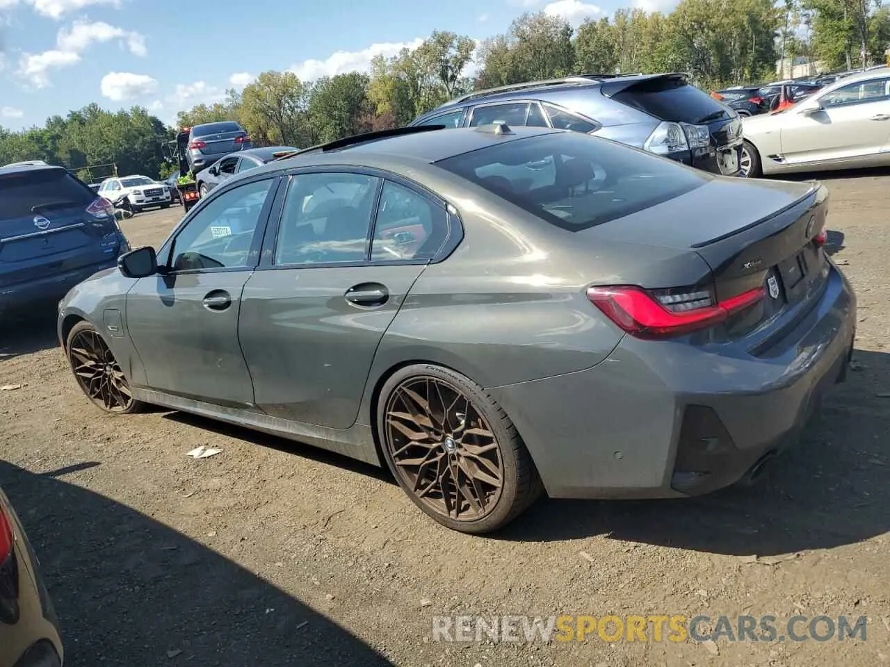 2 Photograph of a damaged car 3MW39FS03P8D13236 BMW 3 SERIES 2023