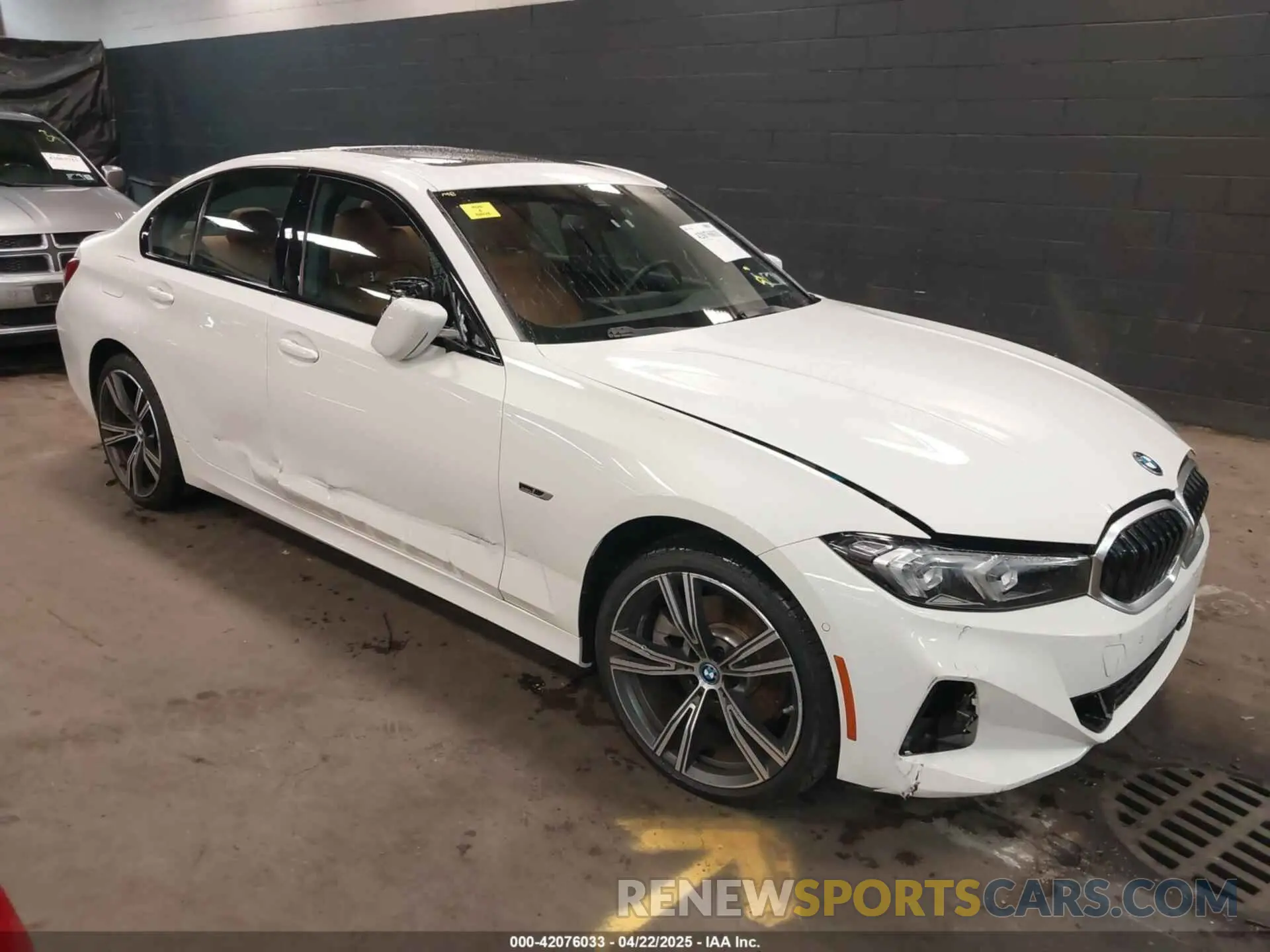 1 Photograph of a damaged car 3MW39FS05P8D20575 BMW 3 SERIES 2023
